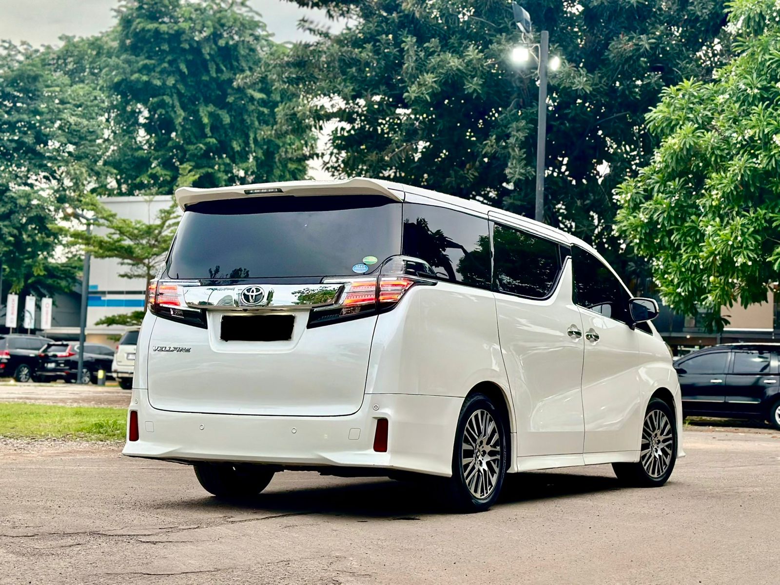 2015 Toyota Vellfire  2.5 ZG AT PREMIUM SOUND 2015 Toyota Vellfire  2.5 ZG AT PREMIUM SOUND