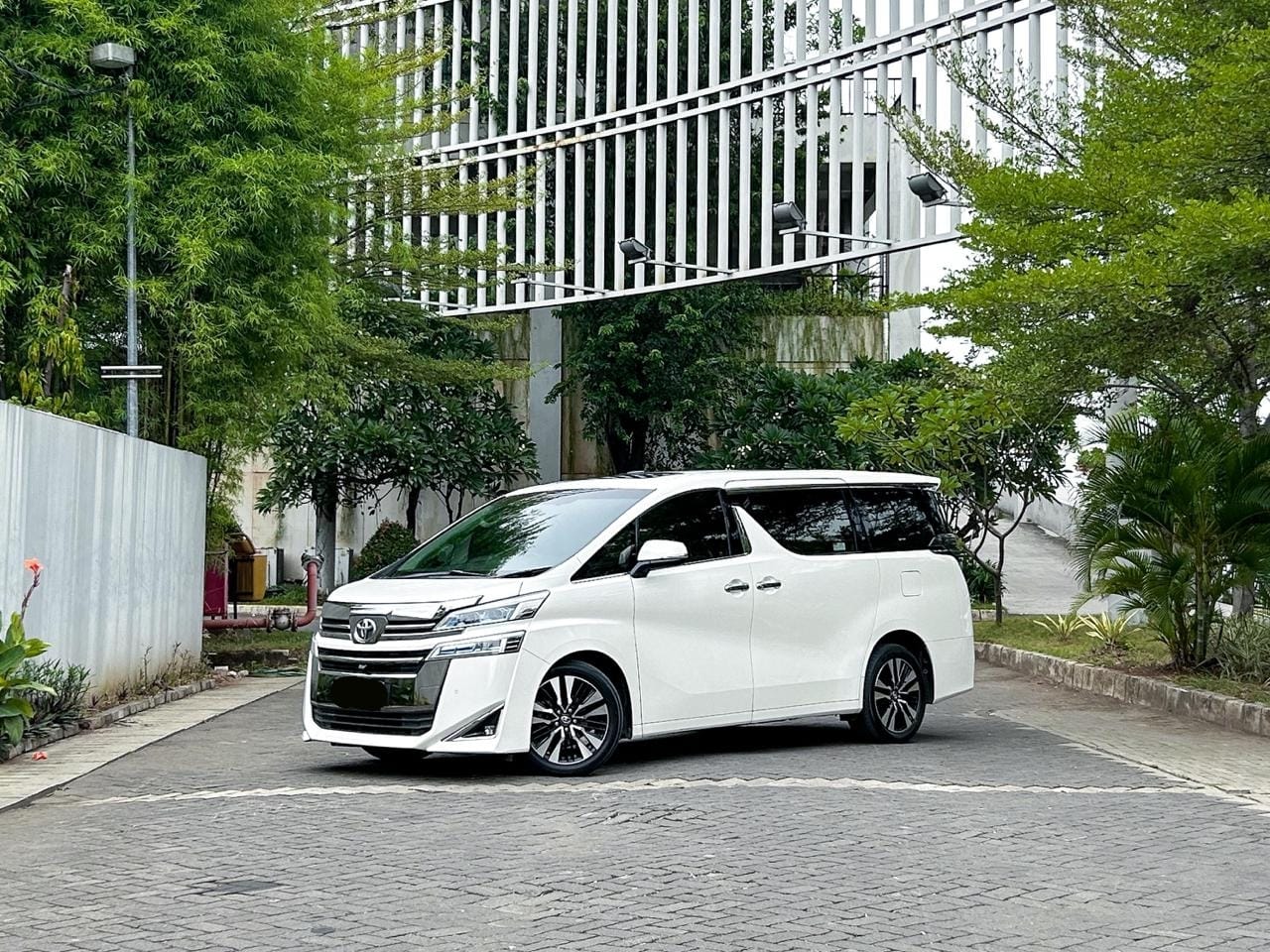Second Hand 2018 Toyota Vellfire 2.5 G A/T Second Hand 2018 Toyota Vellfire 2.5 G A/T