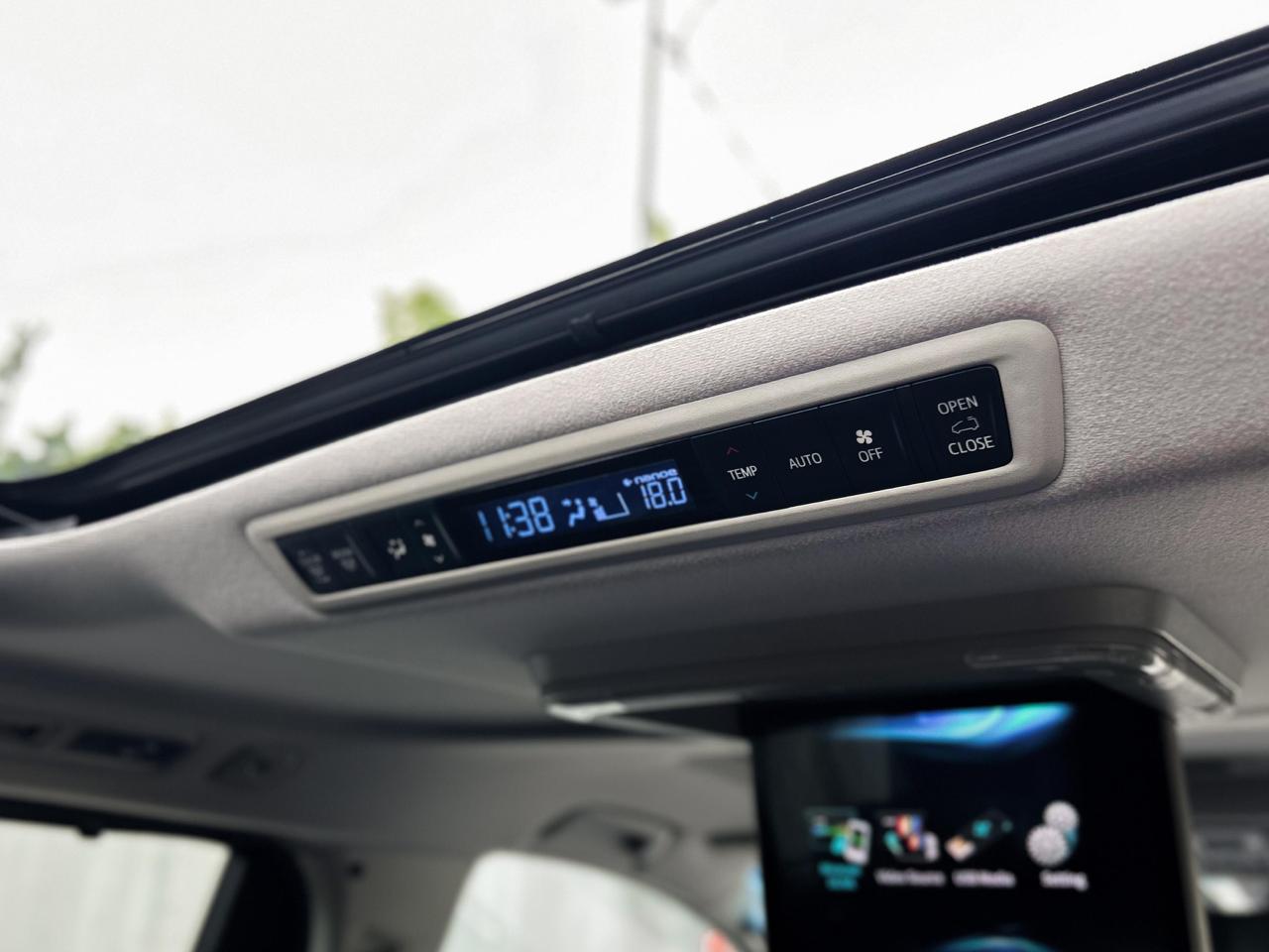 2018 Toyota Vellfire 2.5 G A/T 2018 Toyota Vellfire 2.5 G A/T