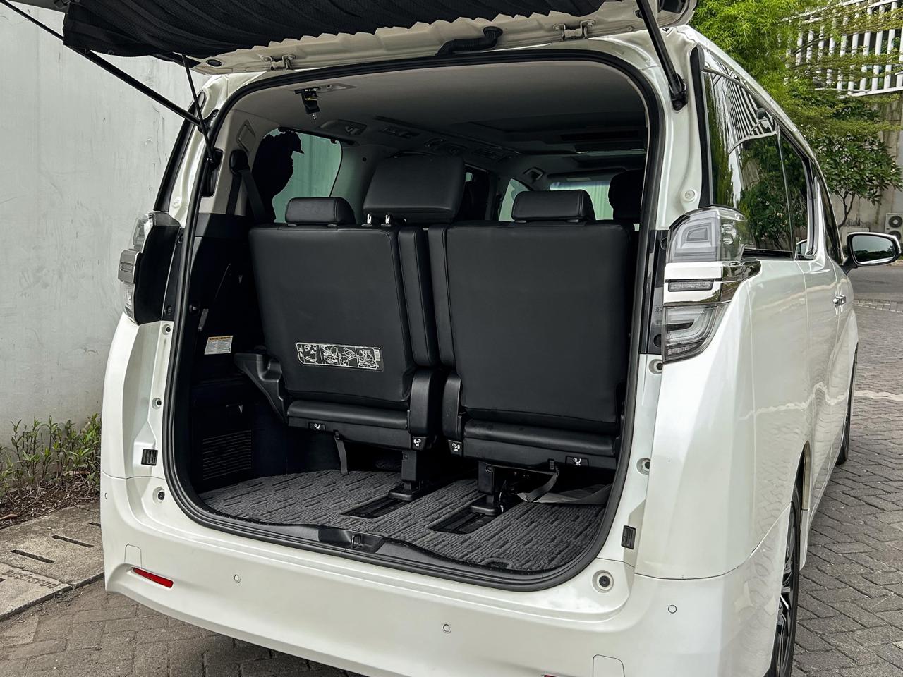 2018 Toyota Vellfire 2.5 G A/T 2018 Toyota Vellfire 2.5 G A/T