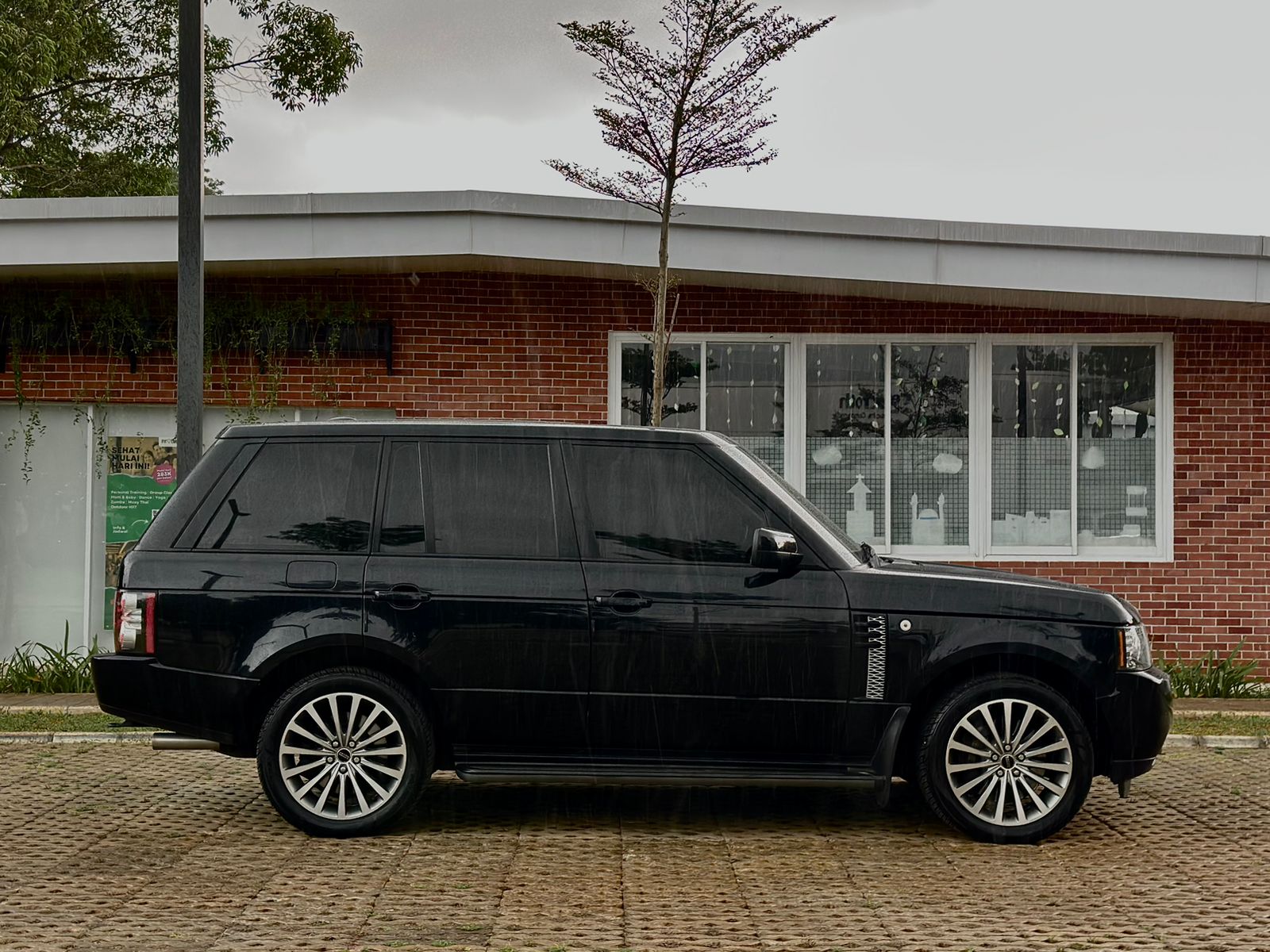 2012 Land Rover Range Rover  V8 5.0 VOGUE 2012 Land Rover Range Rover  V8 5.0 VOGUE