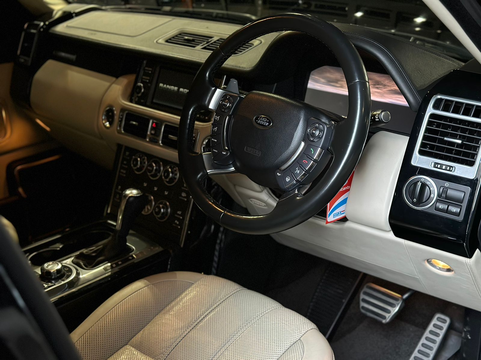 2012 Land Rover Range Rover  V8 5.0 VOGUE 2012 Land Rover Range Rover  V8 5.0 VOGUE