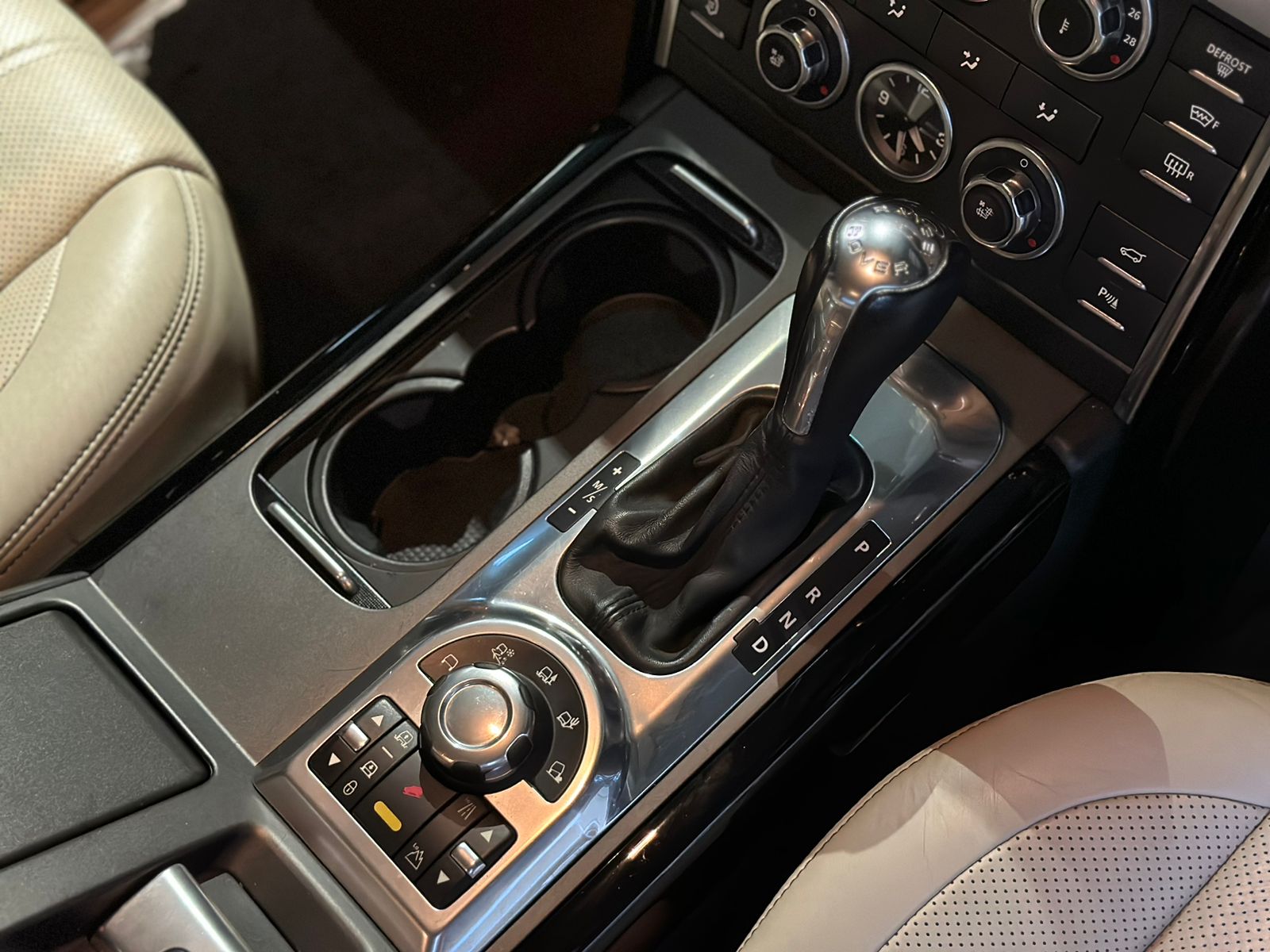 2012 Land Rover Range Rover  V8 5.0 VOGUE 2012 Land Rover Range Rover  V8 5.0 VOGUE