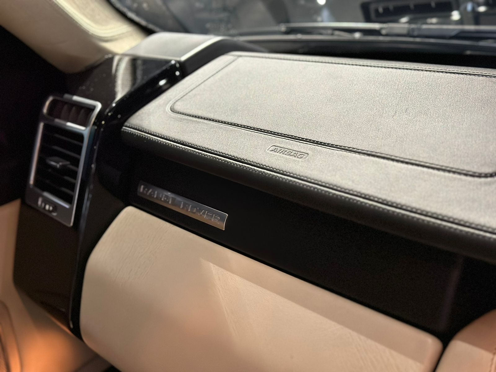 2012 Land Rover Range Rover  V8 5.0 VOGUE 2012 Land Rover Range Rover  V8 5.0 VOGUE