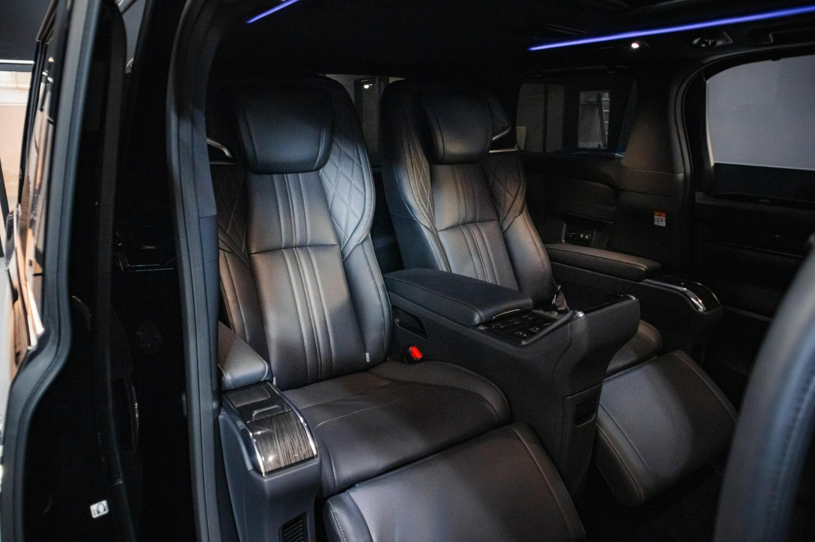 2023 Lexus LM  350 2023 Lexus LM  350