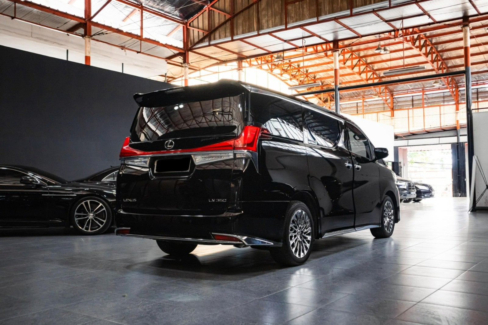 2023 Lexus LM  350 2023 Lexus LM  350