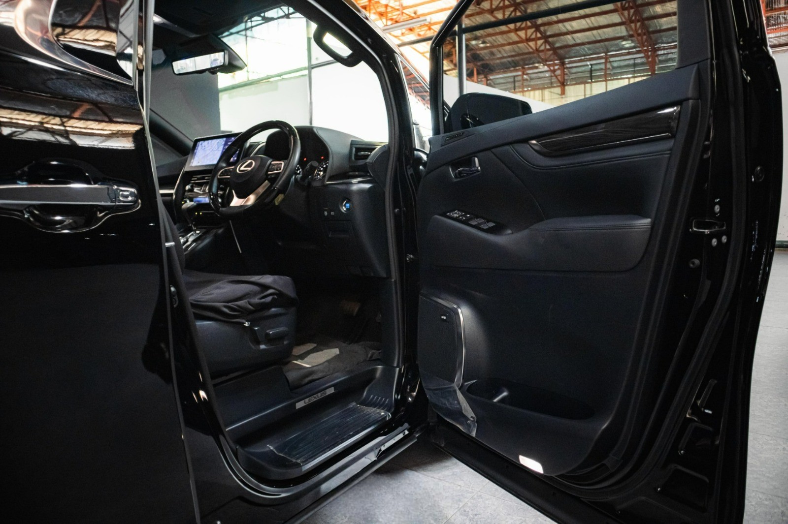 2023 Lexus LM  350 2023 Lexus LM  350