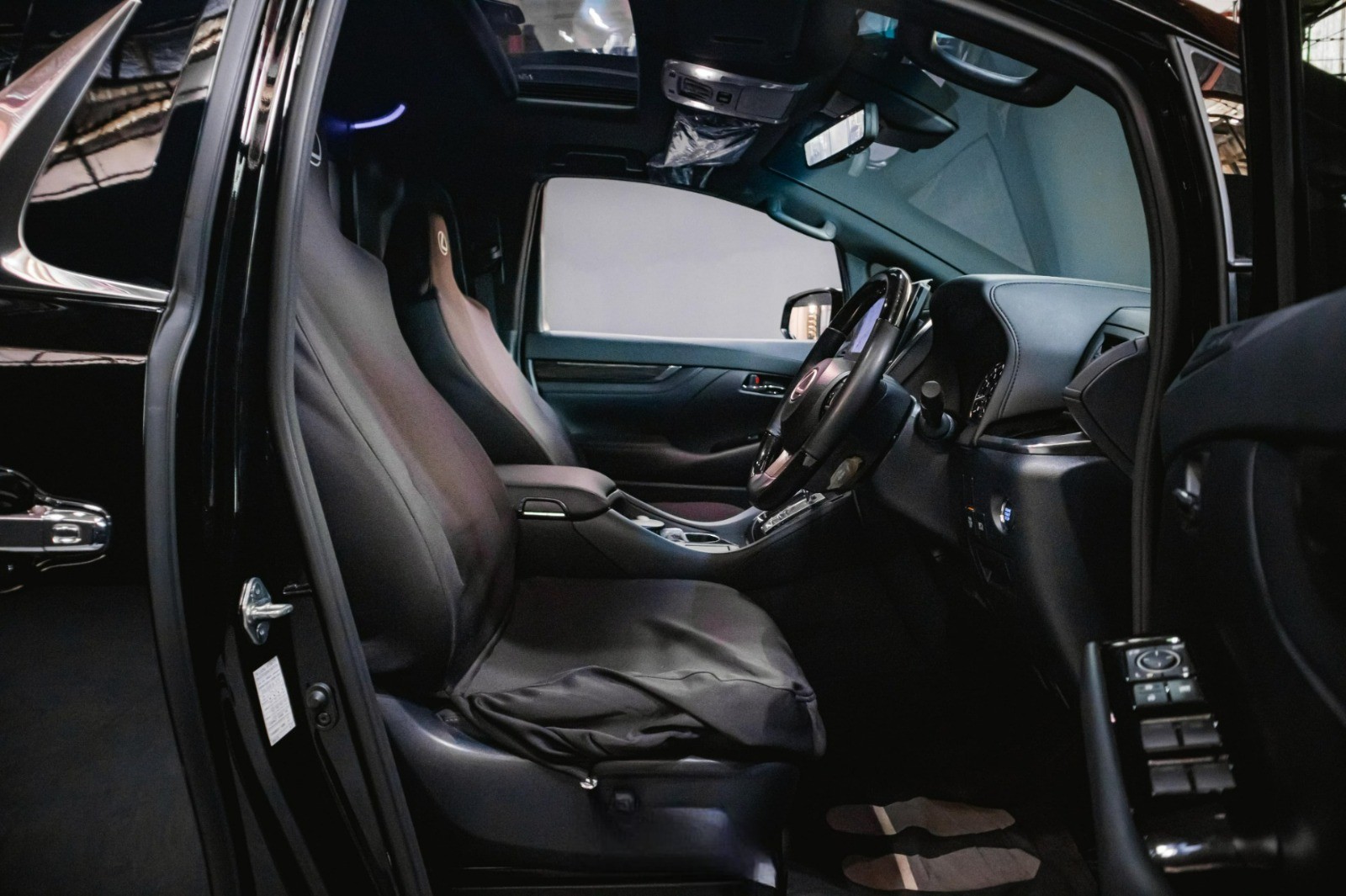 2023 Lexus LM  350 2023 Lexus LM  350