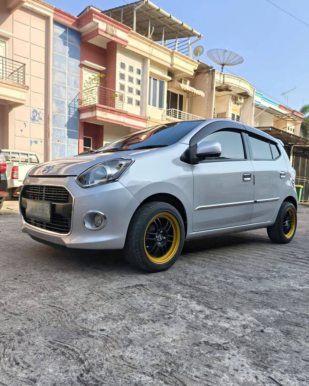 2012 Daihatsu Ayla 1.0L X MT 2012 Daihatsu Ayla 1.0L X MT