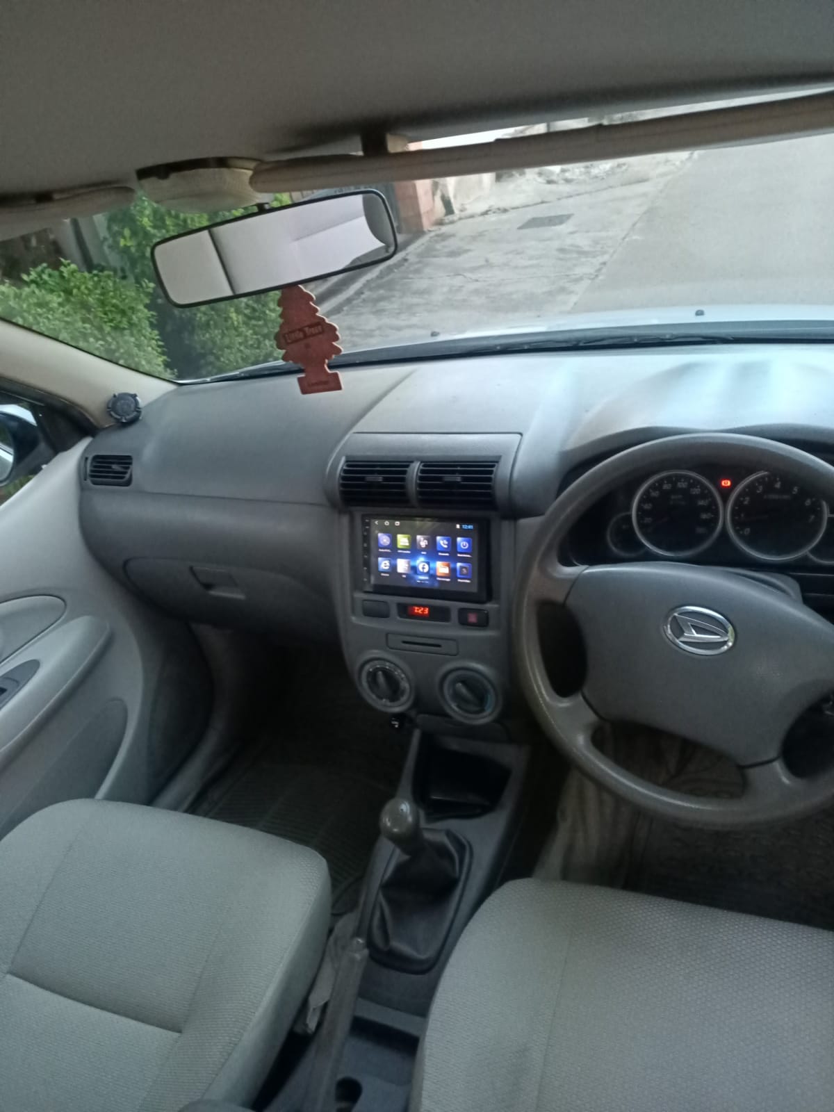 2011 Daihatsu Xenia 2011 Daihatsu Xenia