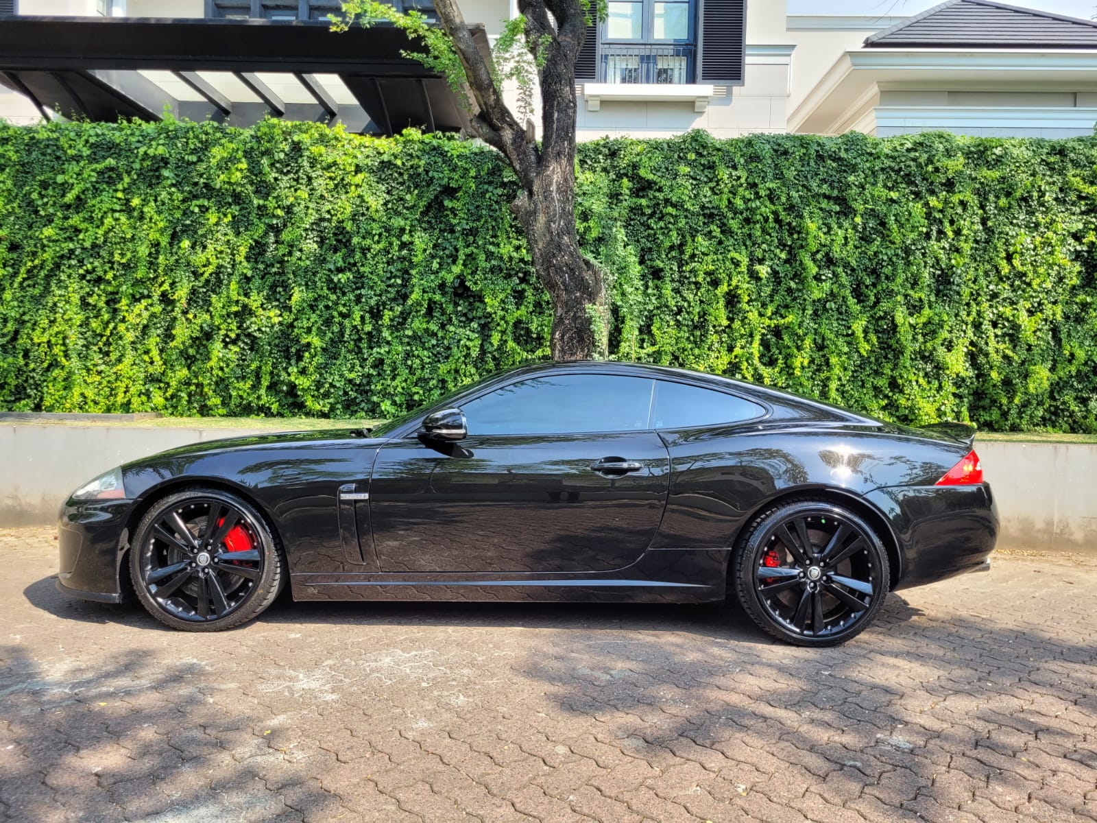 2011 Jaguar XKR Coupe 5.0 LITRE V8 510 SUPERCHARGED PETROL 2011 Jaguar XKR Coupe 5.0 LITRE V8 510 SUPERCHARGED PETROL