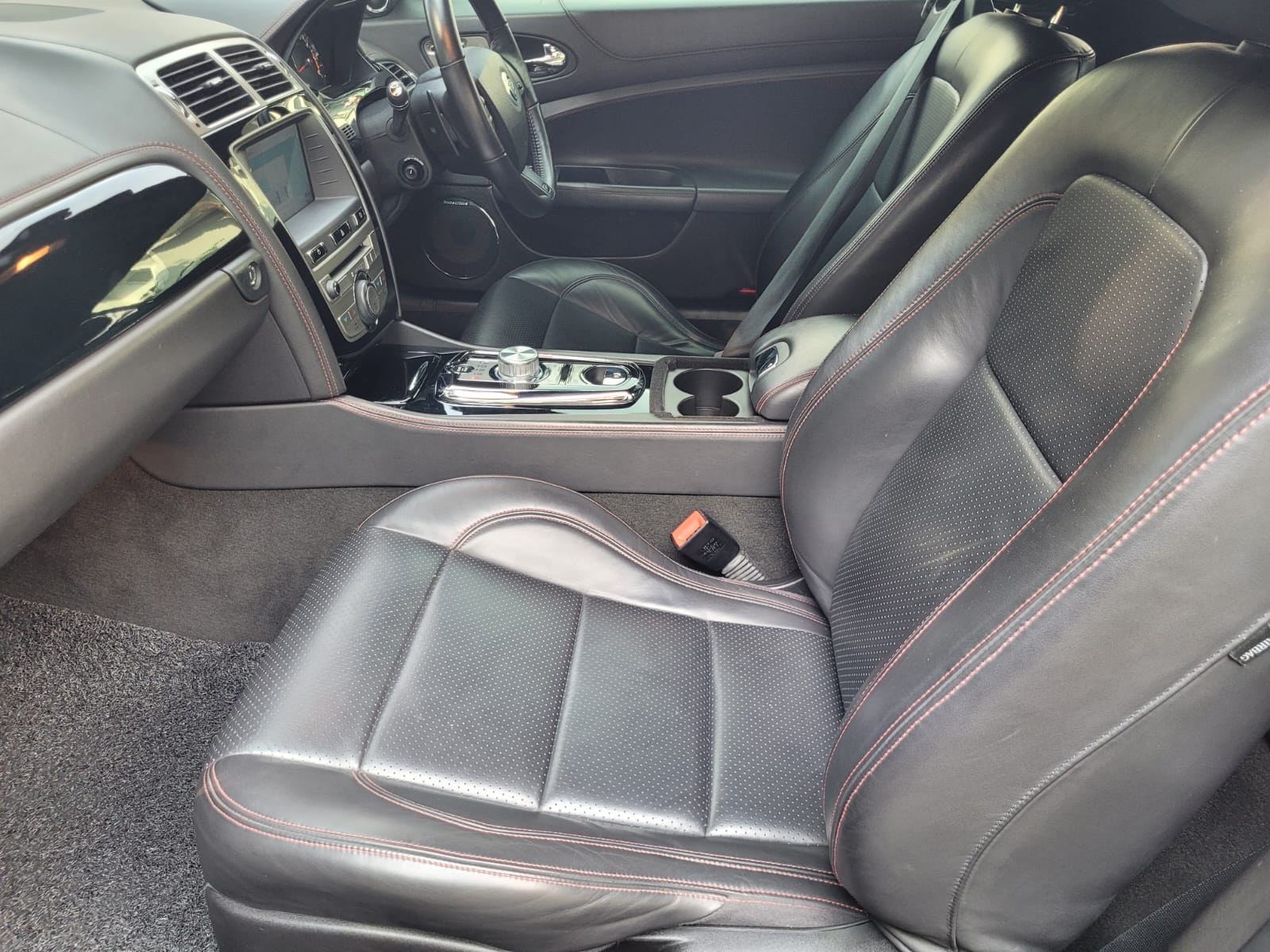 2011 Jaguar XKR Coupe 5.0 LITRE V8 510 SUPERCHARGED PETROL 2011 Jaguar XKR Coupe 5.0 LITRE V8 510 SUPERCHARGED PETROL