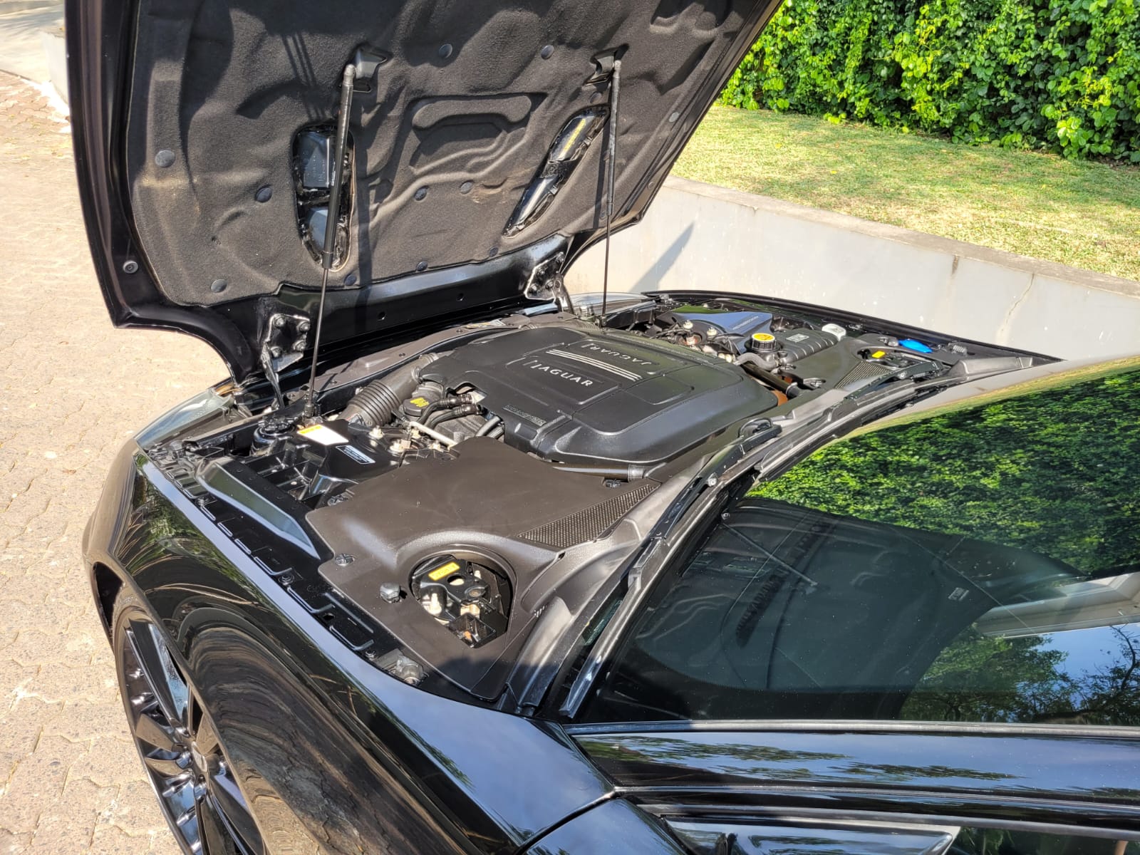 2011 Jaguar XKR Coupe 5.0 LITRE V8 510 SUPERCHARGED PETROL 2011 Jaguar XKR Coupe 5.0 LITRE V8 510 SUPERCHARGED PETROL