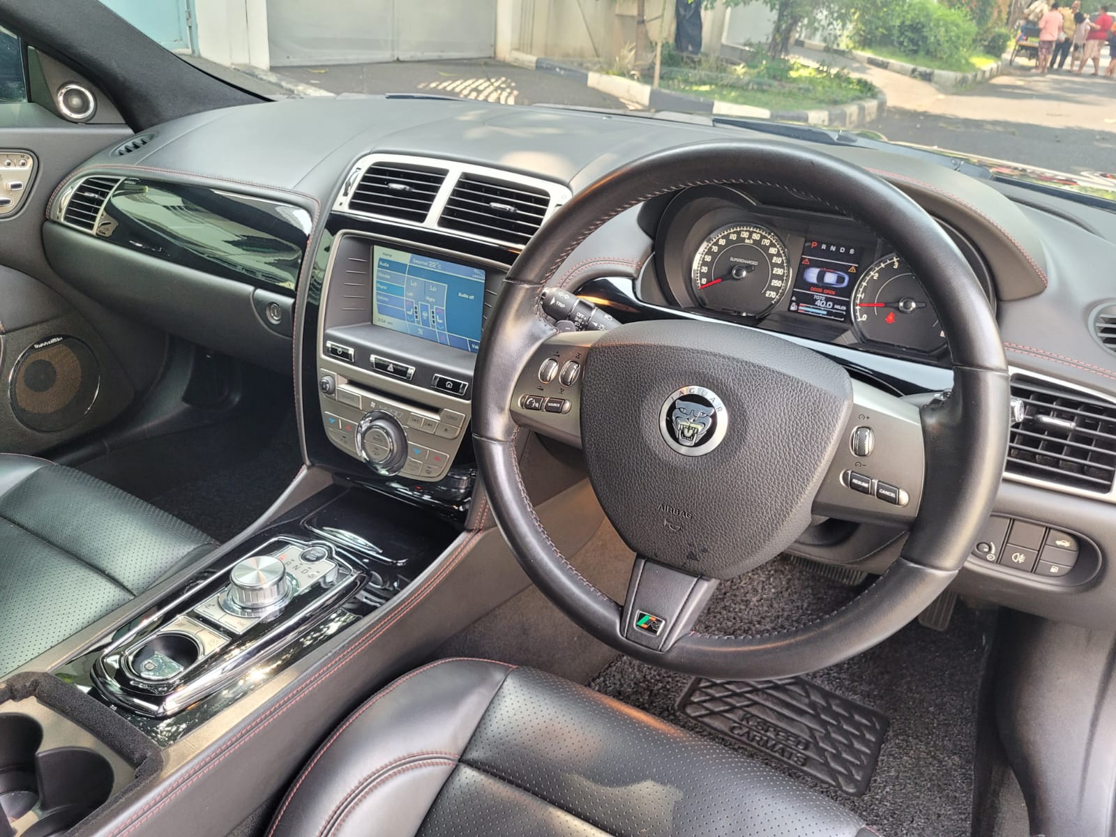 2011 Jaguar XKR Coupe 5.0 LITRE V8 510 SUPERCHARGED PETROL 2011 Jaguar XKR Coupe 5.0 LITRE V8 510 SUPERCHARGED PETROL