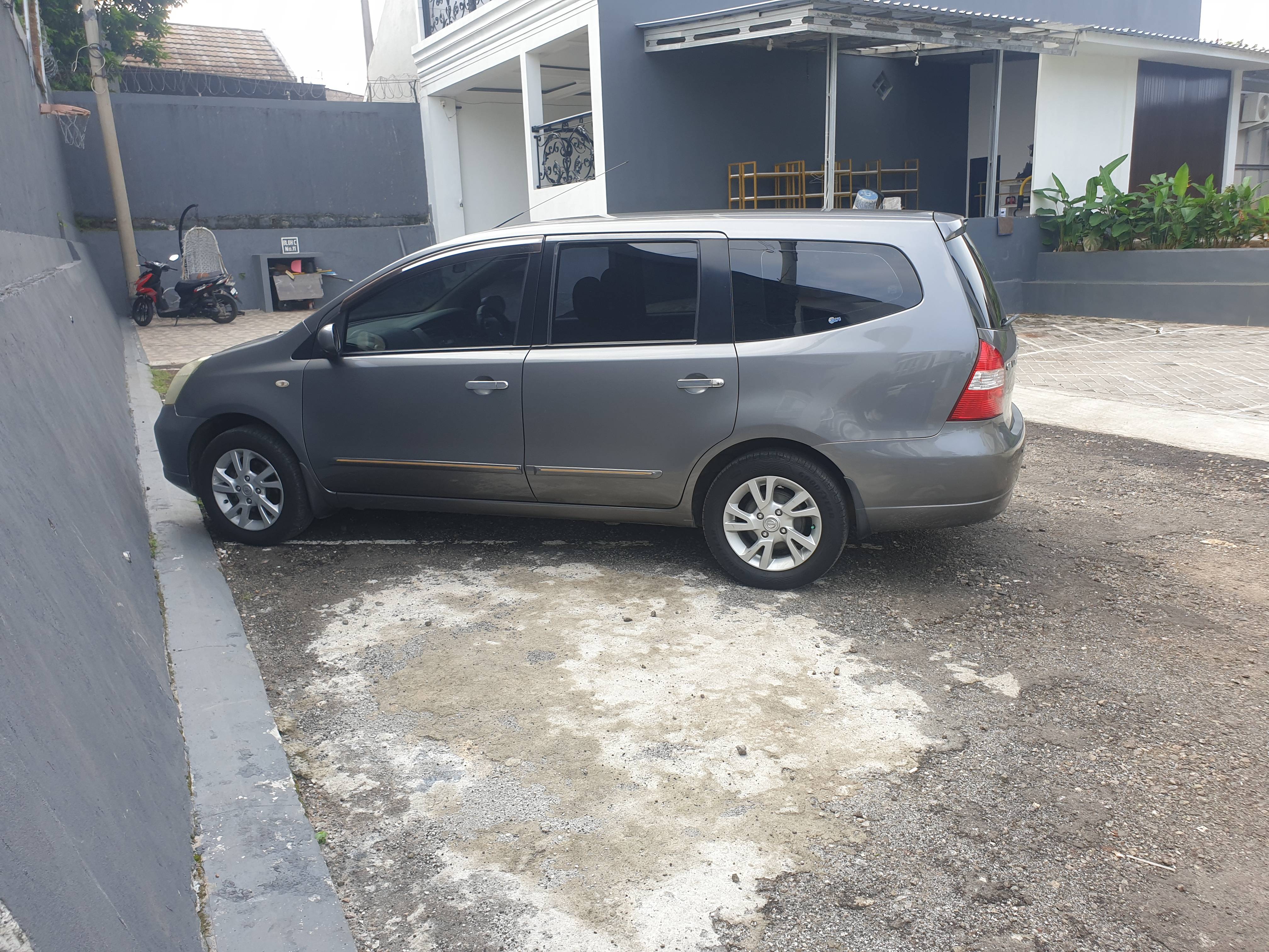 2012 Nissan Grand Livina 2012 Nissan Grand Livina