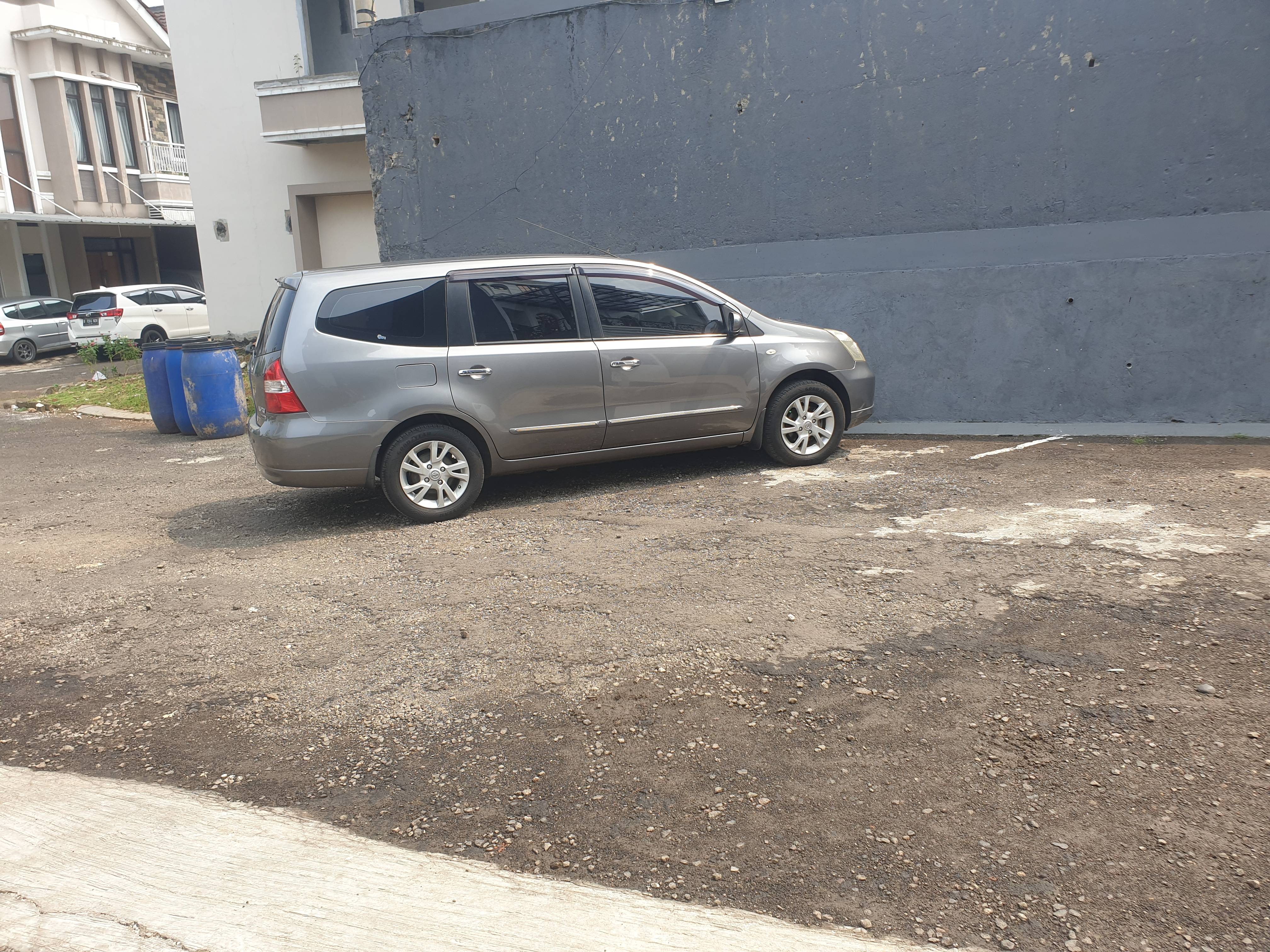 2012 Nissan Grand Livina 2012 Nissan Grand Livina