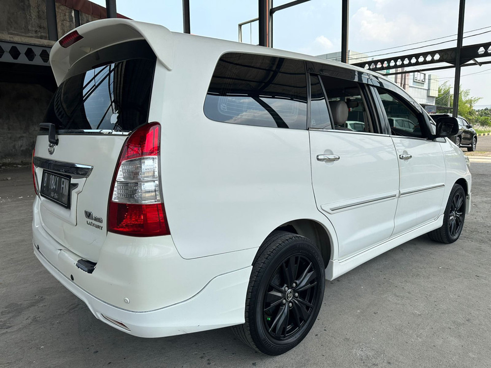 2013 Toyota Kijang Innova 2013 Toyota Kijang Innova