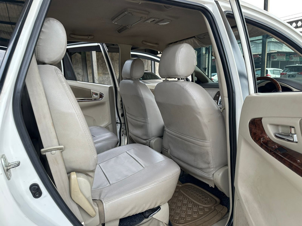 2013 Toyota Kijang Innova 2013 Toyota Kijang Innova
