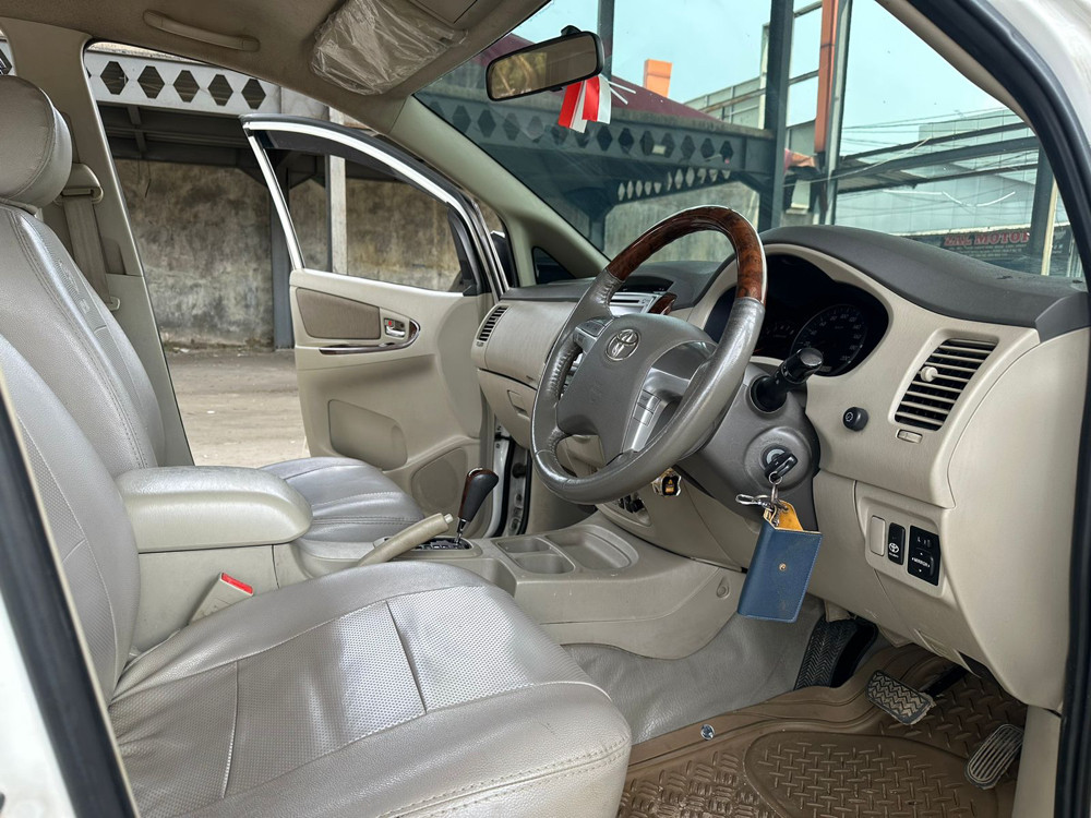 2013 Toyota Kijang Innova 2013 Toyota Kijang Innova