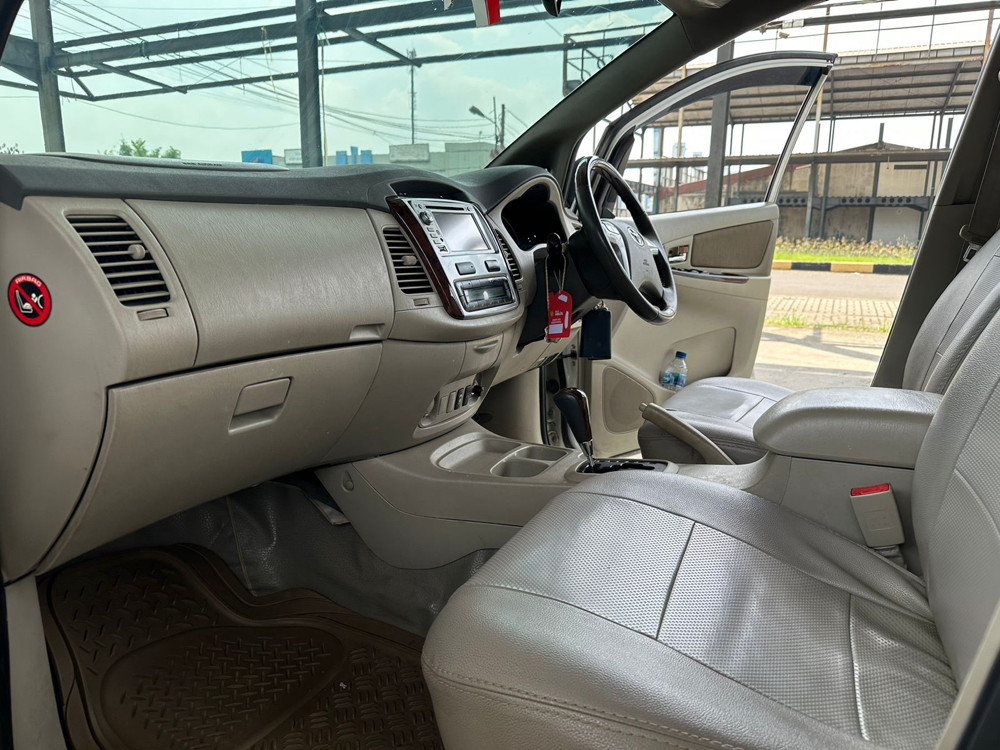 2013 Toyota Kijang Innova 2013 Toyota Kijang Innova