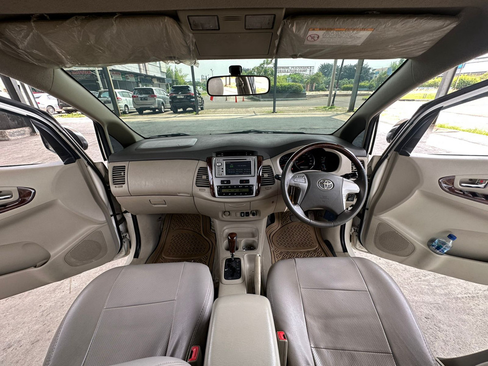 2013 Toyota Kijang Innova 2013 Toyota Kijang Innova