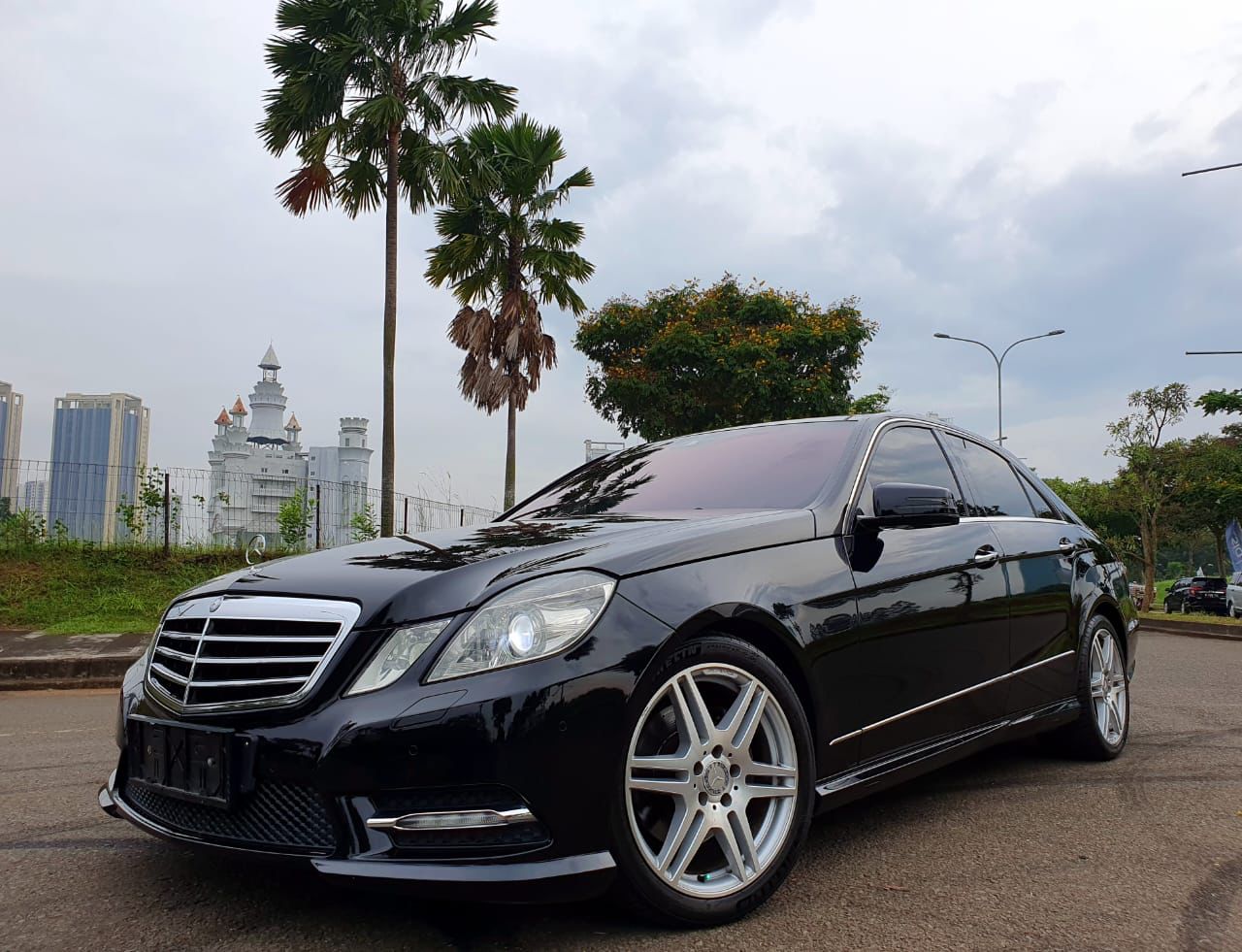 2012 Mercedes Benz E-Class  E 300 AMG 2012 Mercedes Benz E-Class  E 300 AMG