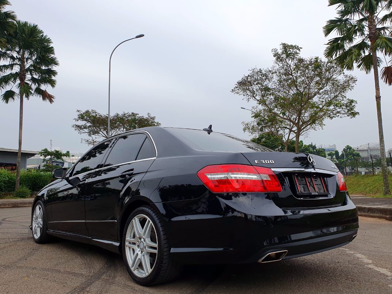 2012 Mercedes Benz E-Class  E 300 AMG 2012 Mercedes Benz E-Class  E 300 AMG