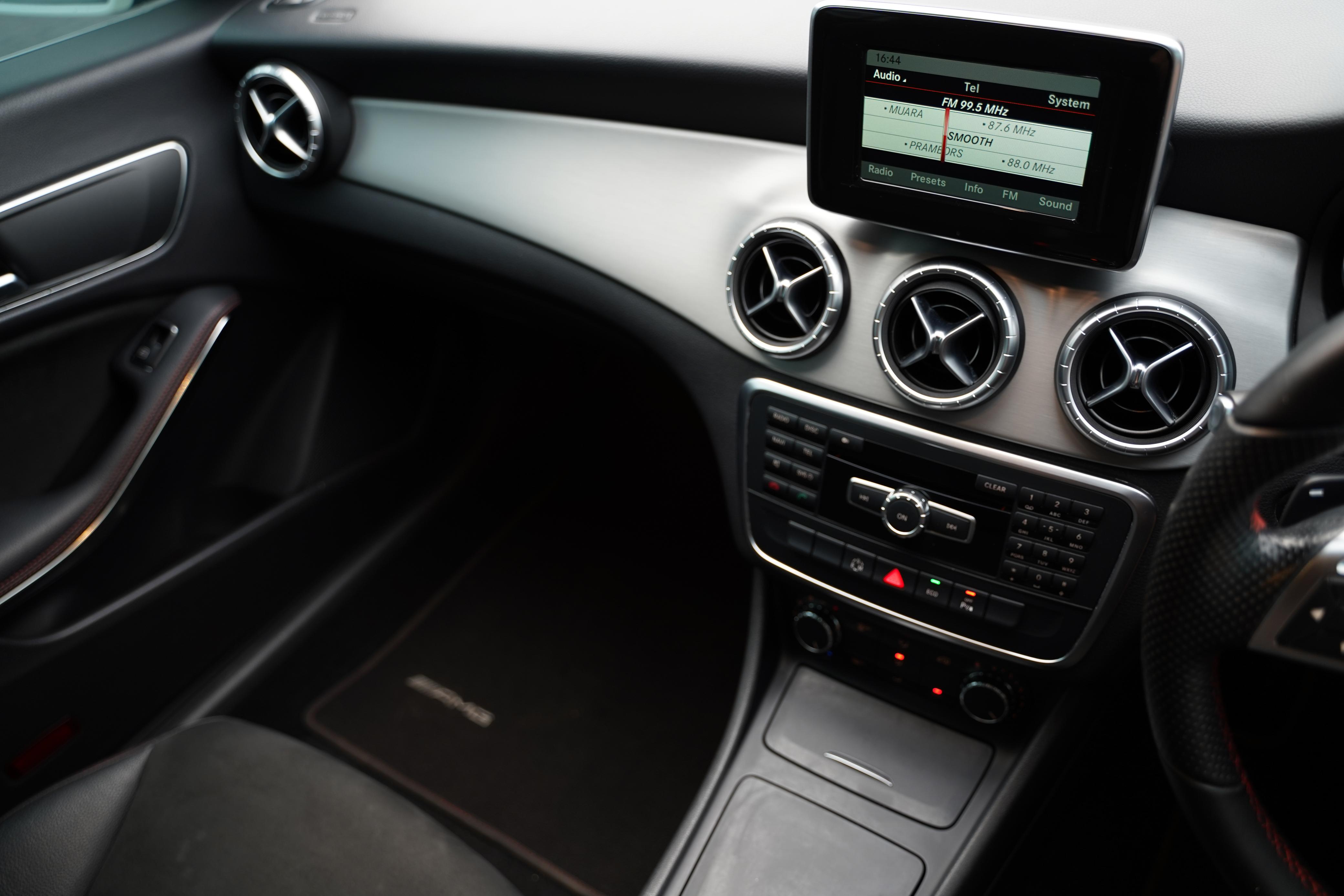 2014 Mercedes Benz CLA-Class  200 AMG Line 2014 Mercedes Benz CLA-Class  200 AMG Line