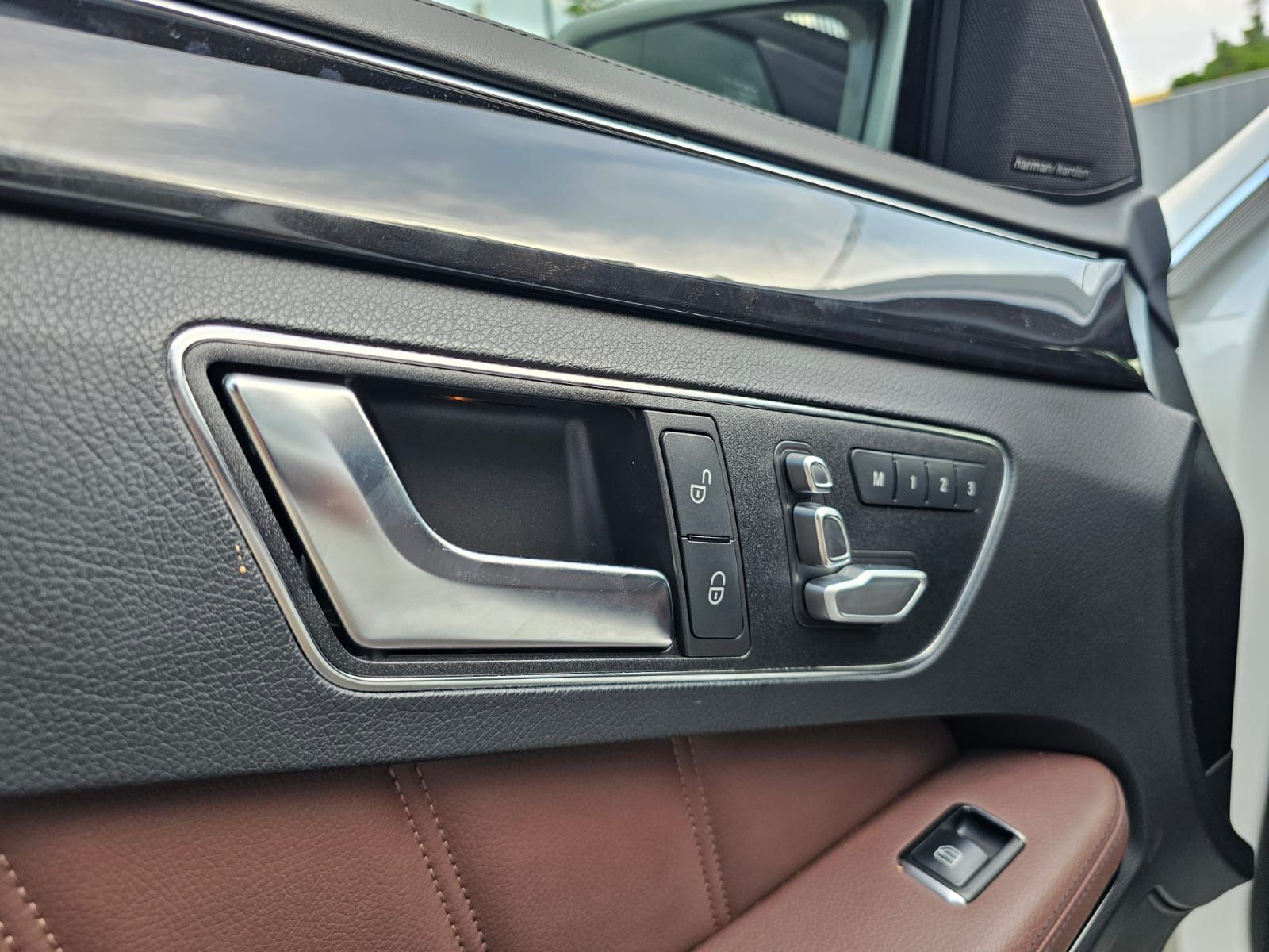 2014 Mercedes Benz E-Class  E CLASS E 400 CKD A/T 2014 Mercedes Benz E-Class  E CLASS E 400 CKD A/T