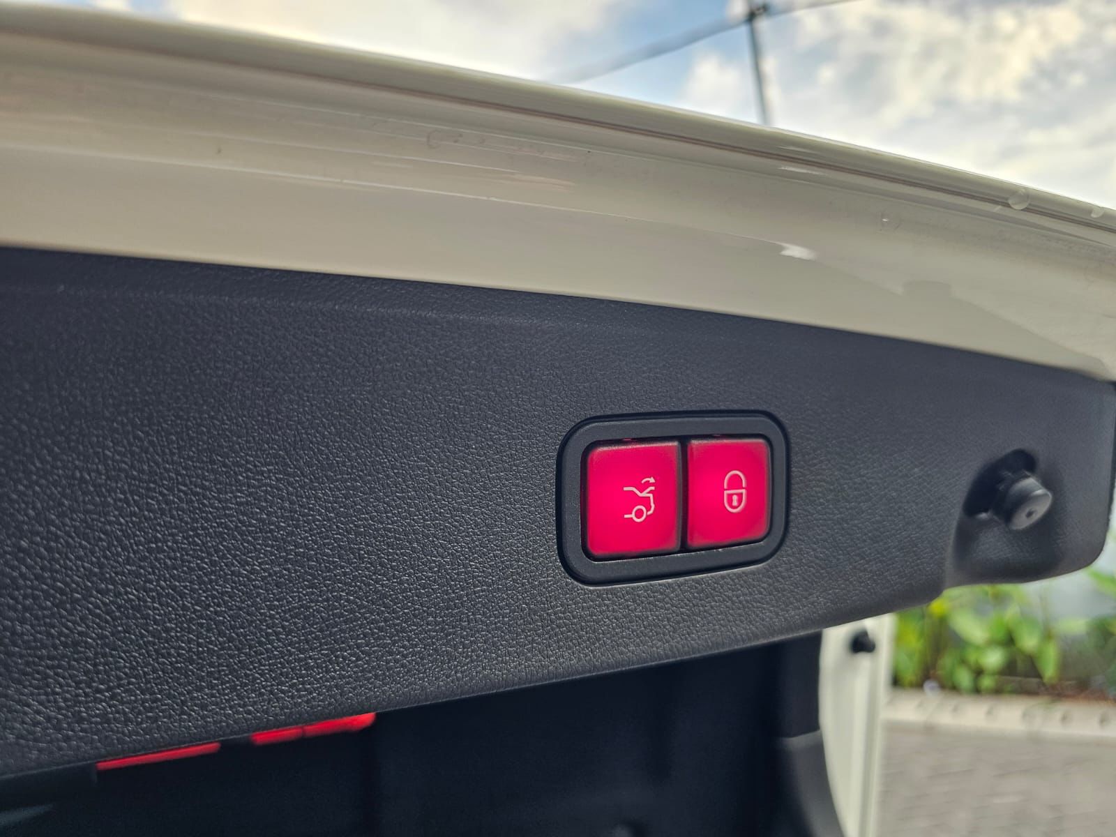 2014 Mercedes Benz E-Class  E CLASS E 400 CKD A/T 2014 Mercedes Benz E-Class  E CLASS E 400 CKD A/T