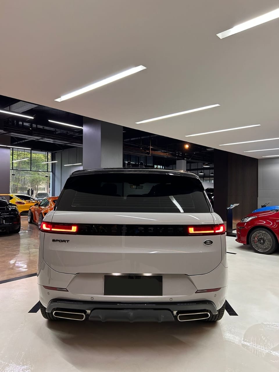 2023 Land Rover Range Rover Sport 3.0 Dynamic SE PHEV 2023 Land Rover Range Rover Sport 3.0 Dynamic SE PHEV