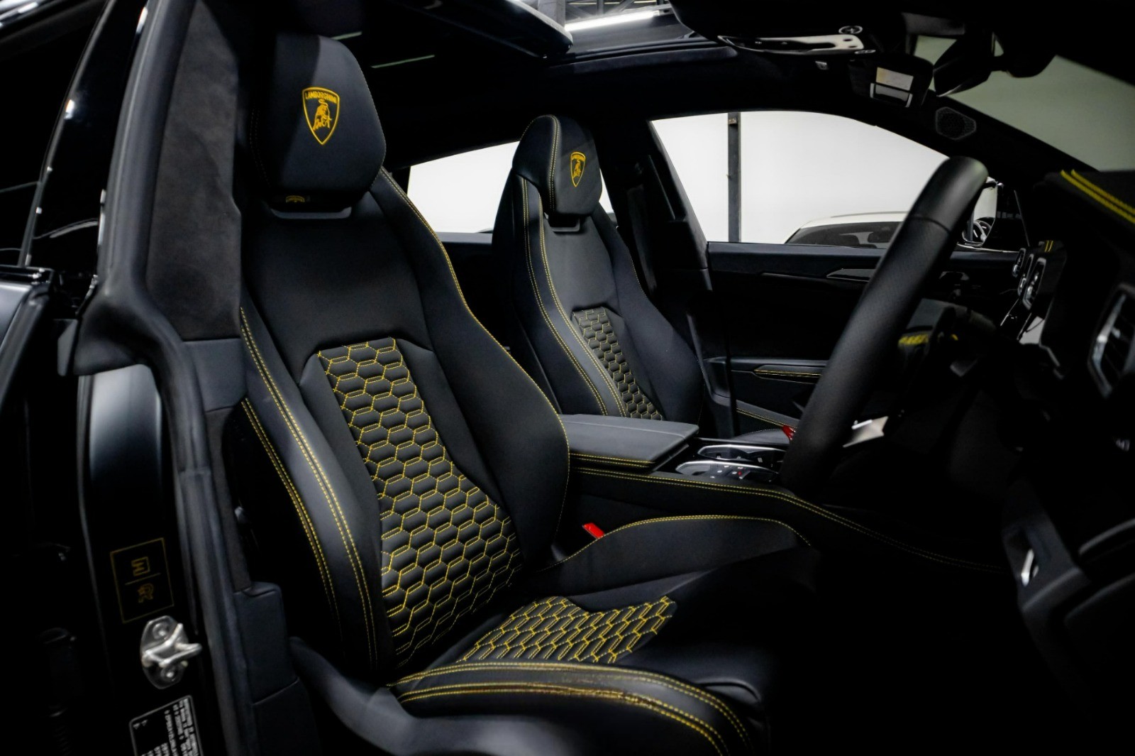 2022 Lamborghini Urus SE 2022 Lamborghini Urus SE