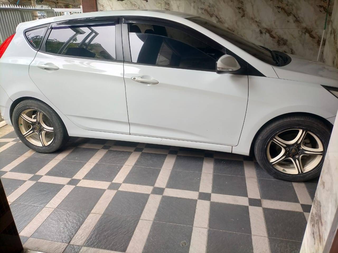 2012 Hyundai Grand Avega 2012 Hyundai Grand Avega