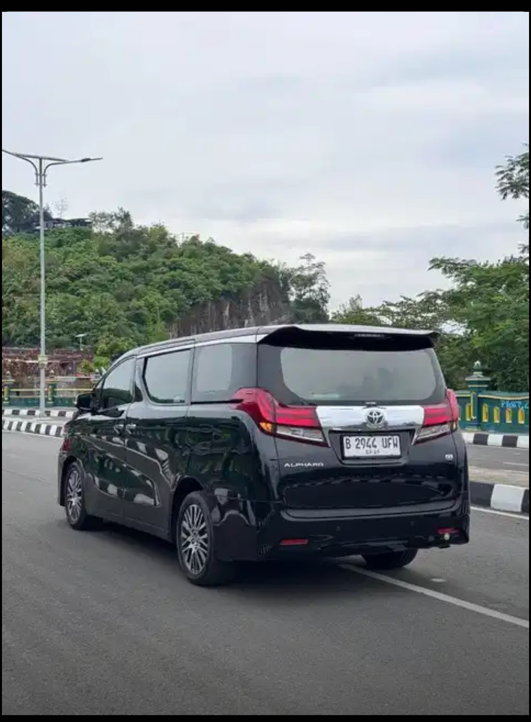 2018 Toyota Alphard  2.5 G A/T 2018 Toyota Alphard  2.5 G A/T