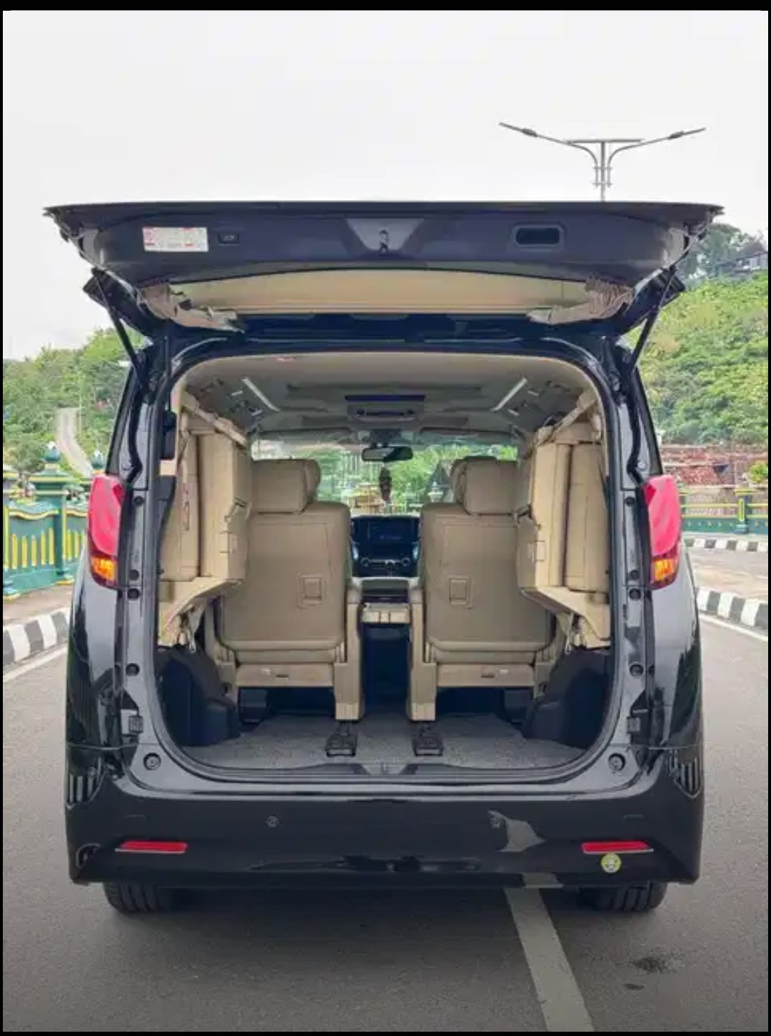 2018 Toyota Alphard  2.5 G A/T 2018 Toyota Alphard  2.5 G A/T