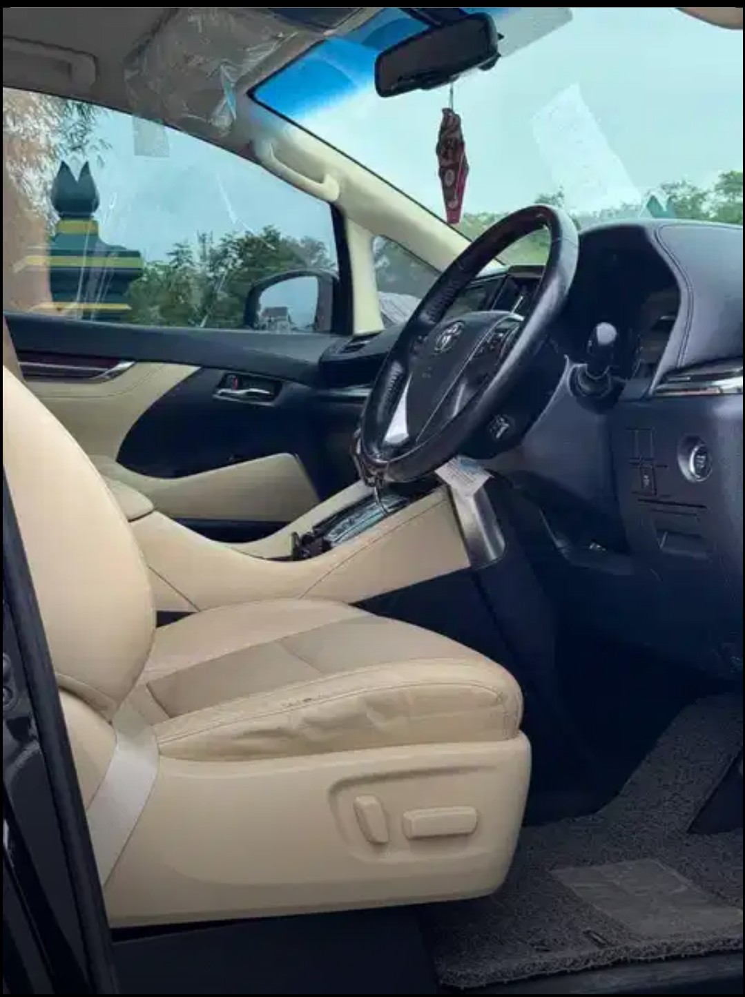 2018 Toyota Alphard  2.5 G A/T 2018 Toyota Alphard  2.5 G A/T