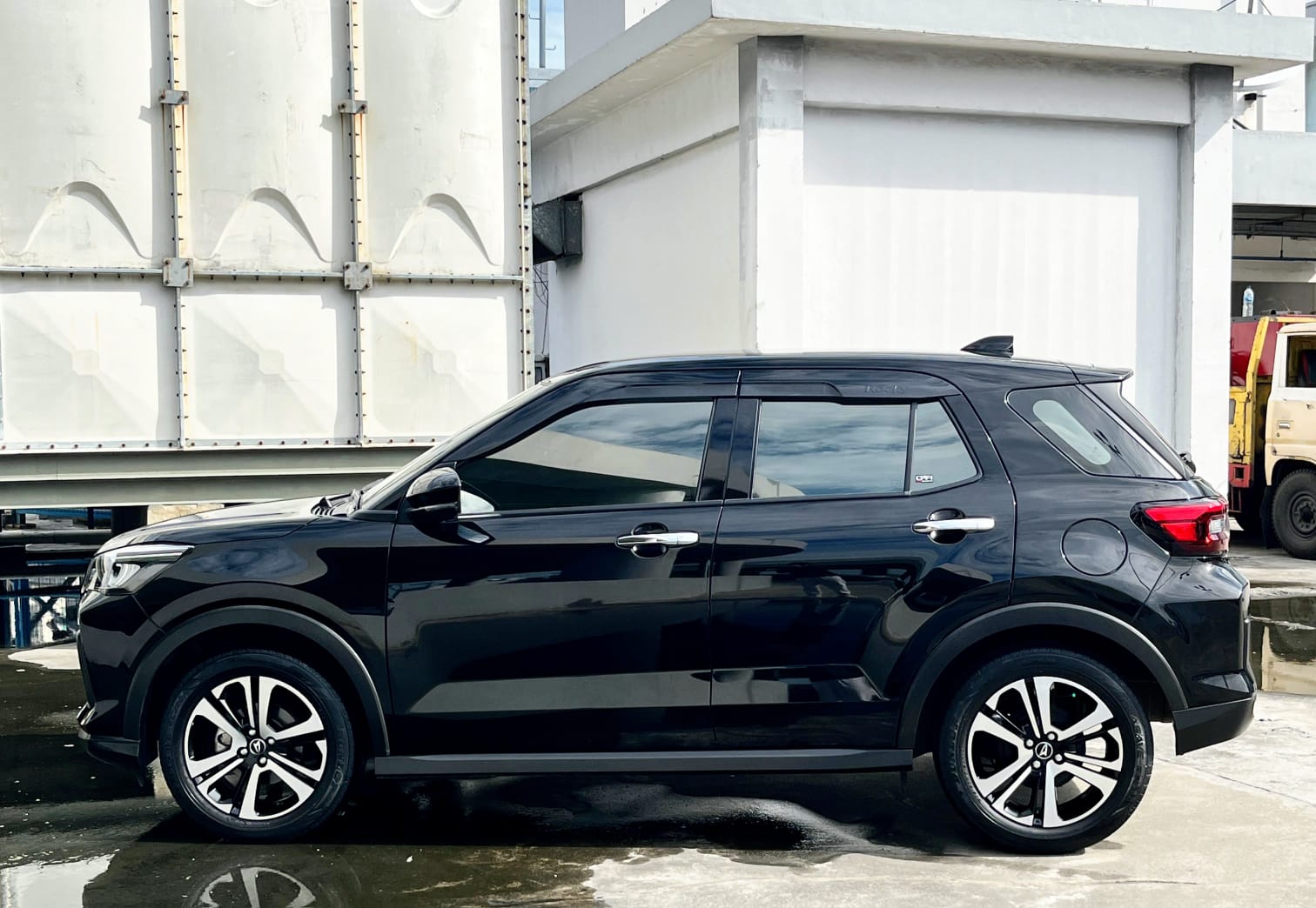 2021 Daihatsu Rocky 1.0 R CVT 2021 Daihatsu Rocky 1.0 R CVT