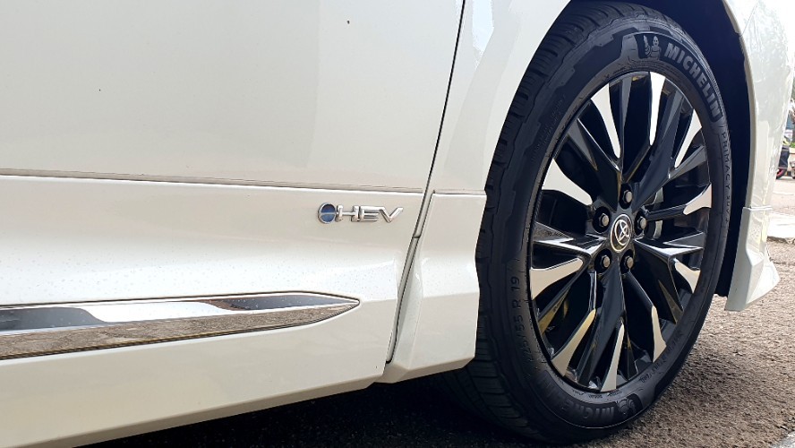 2024 Toyota Alphard Hybrid 2024 Toyota Alphard Hybrid