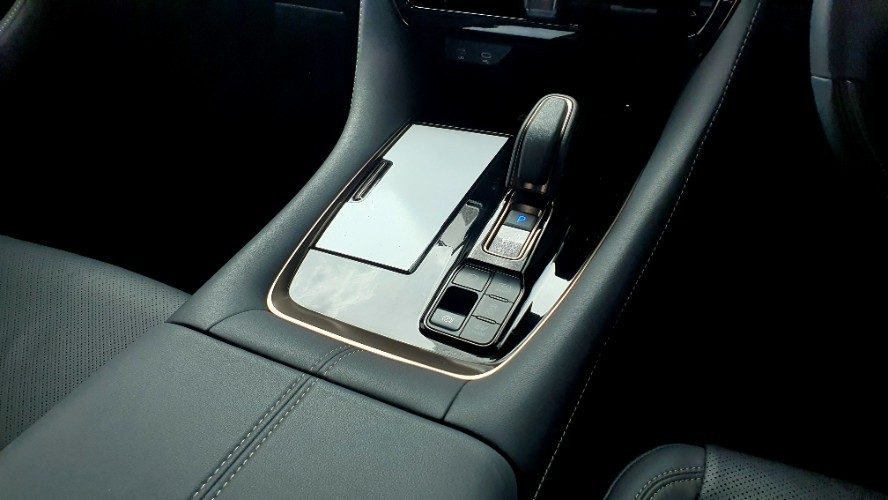 2024 Toyota Alphard Hybrid 2024 Toyota Alphard Hybrid