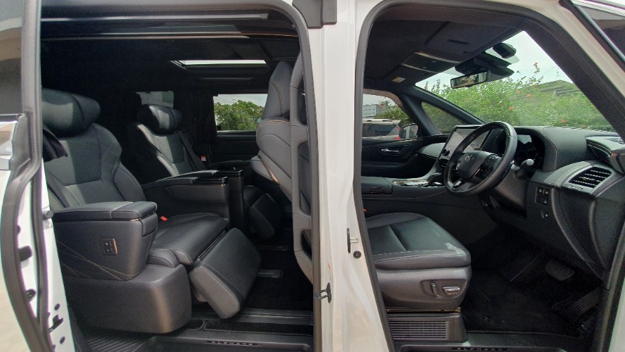 2024 Toyota Alphard Hybrid 2024 Toyota Alphard Hybrid