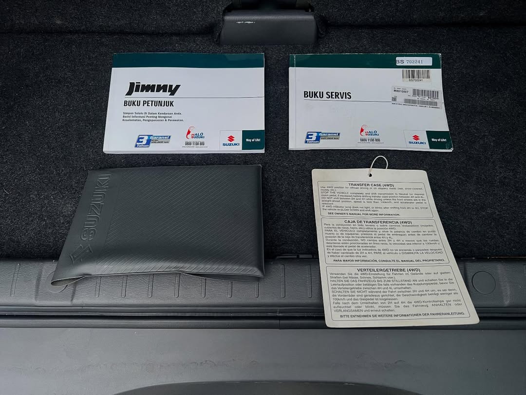 2017 Suzuki Jimny  4x4 1.3L AT 2017 Suzuki Jimny  4x4 1.3L AT