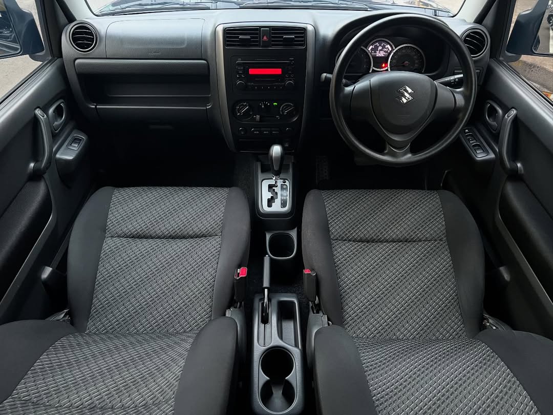 2017 Suzuki Jimny  4x4 1.3L AT 2017 Suzuki Jimny  4x4 1.3L AT