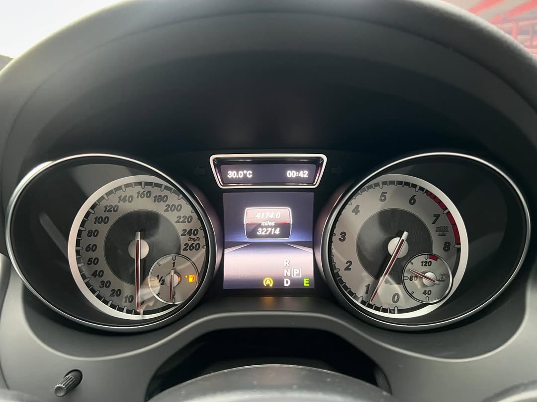 2015 Mercedes Benz CLA-Class 200 Urban 2015 Mercedes Benz CLA-Class 200 Urban