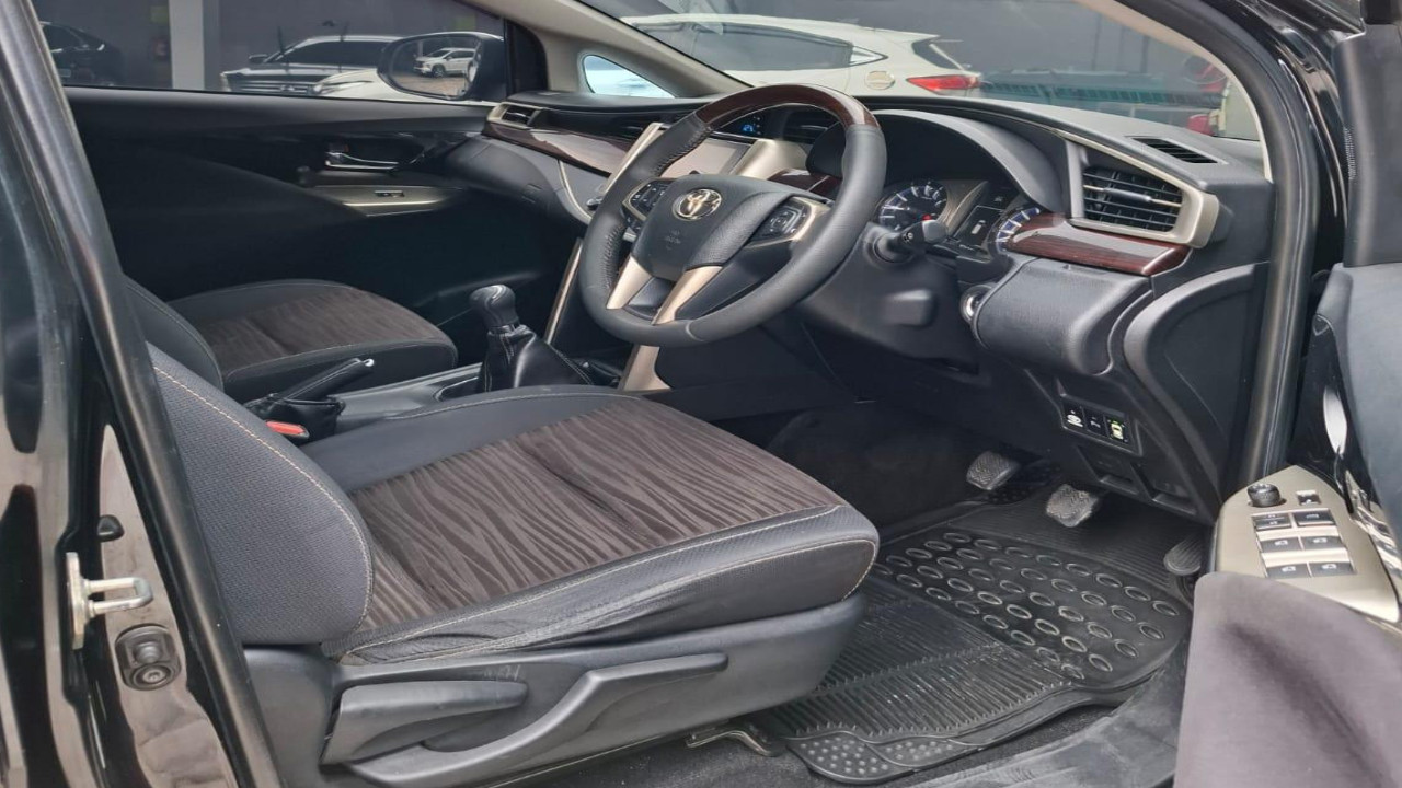 2017 Toyota Innova 2017 Toyota Innova