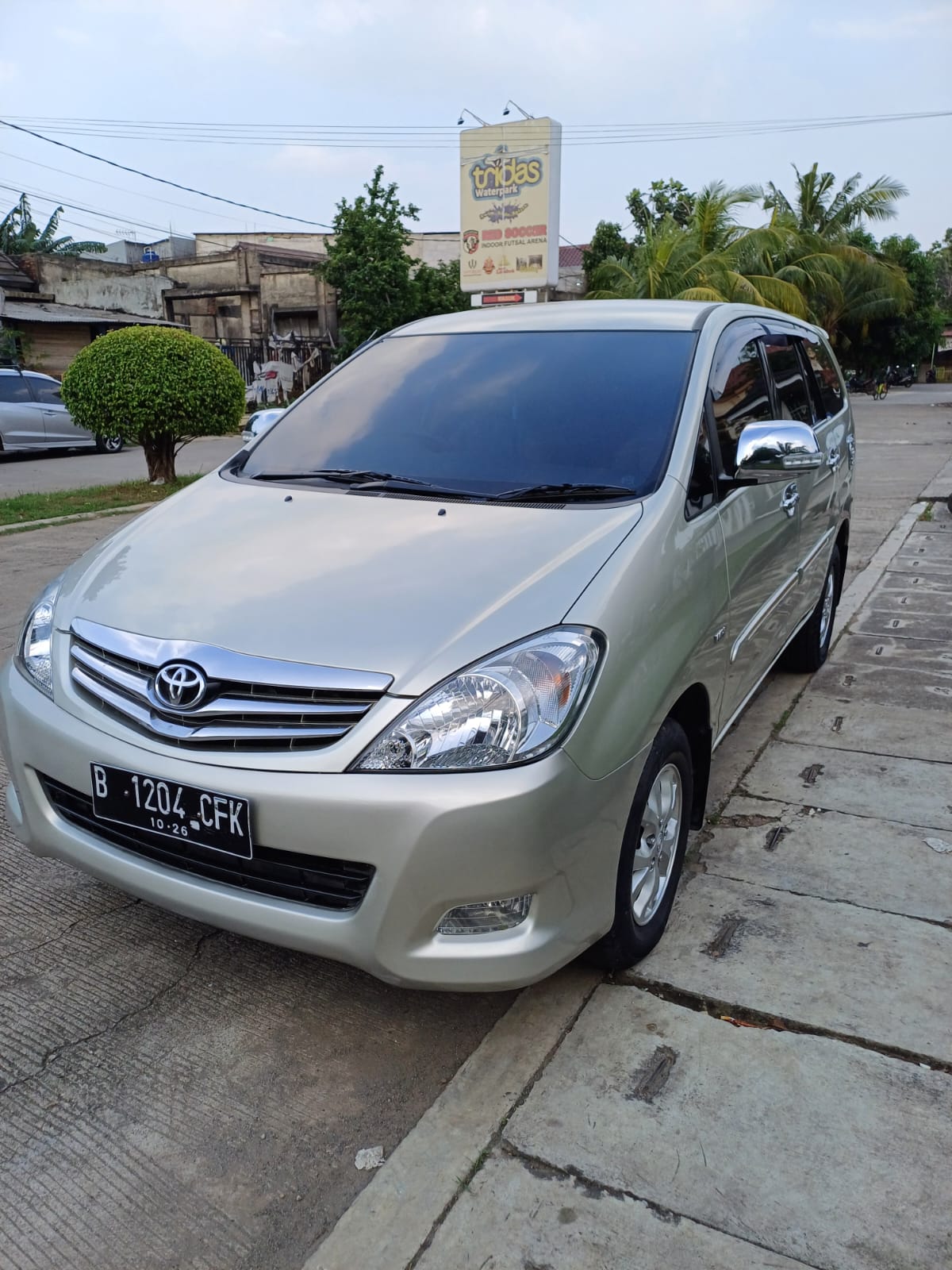 Dapatkan Informasi Harga & Penjual Mobil Bekas Toyota Innova 2010 ...