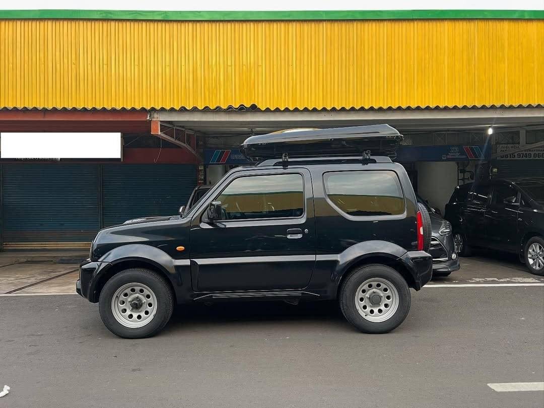 2017 Suzuki Jimny  4x4 1.3L AT 2017 Suzuki Jimny  4x4 1.3L AT