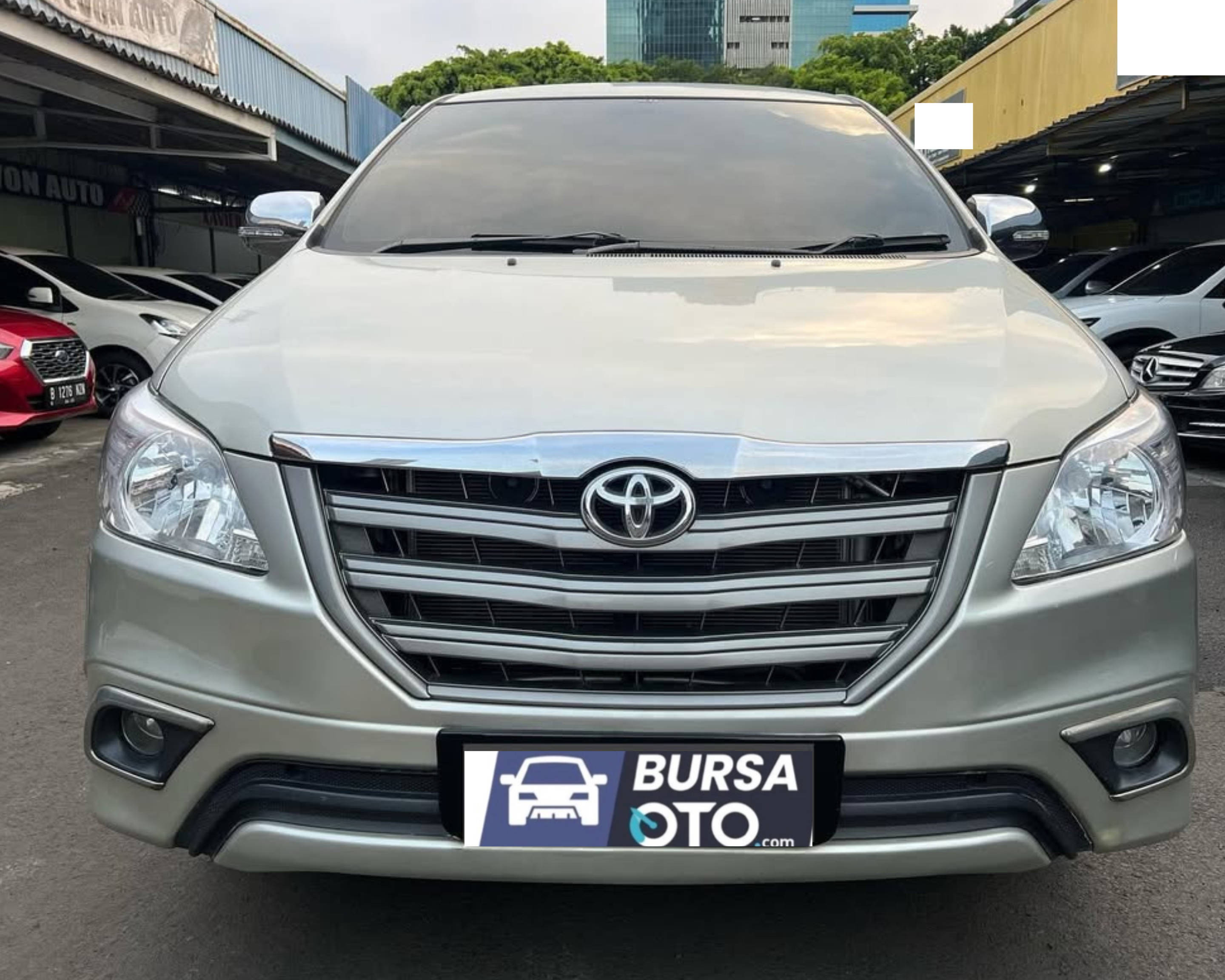 Second Hand 2014 Toyota Innova Second Hand 2014 Toyota Innova