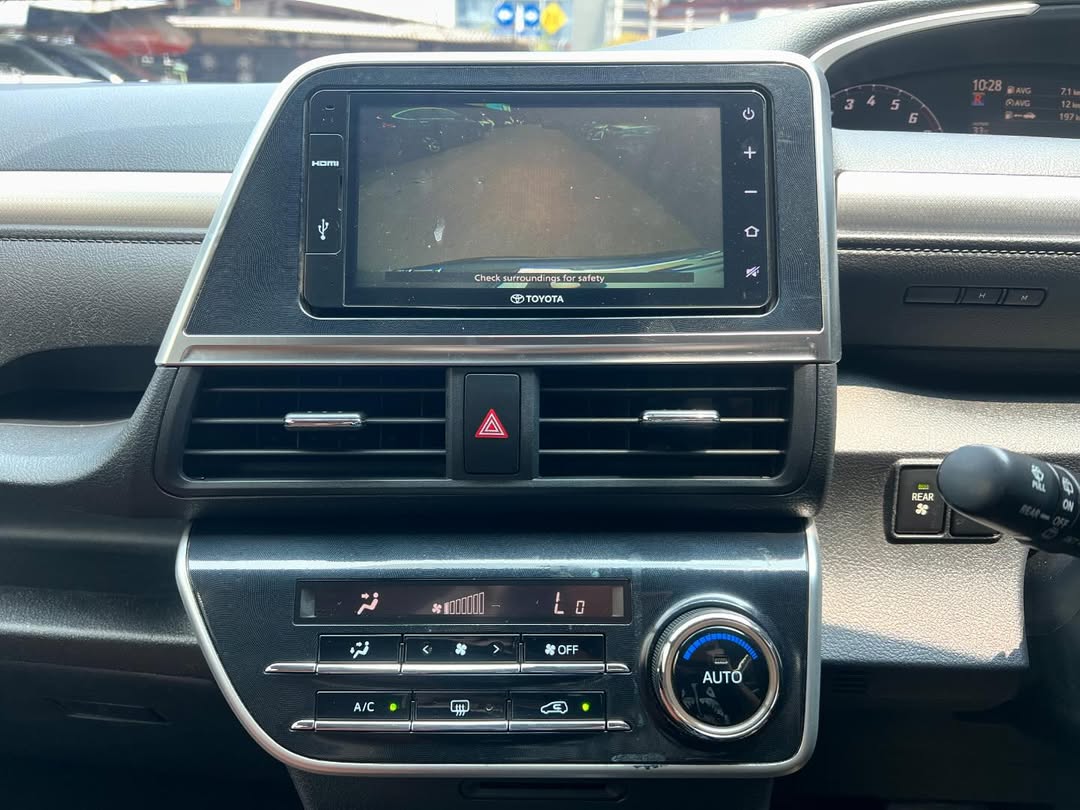 2018 Toyota Sienta 2018 Toyota Sienta