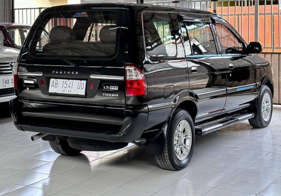 2012 Isuzu Panther 2012 Isuzu Panther