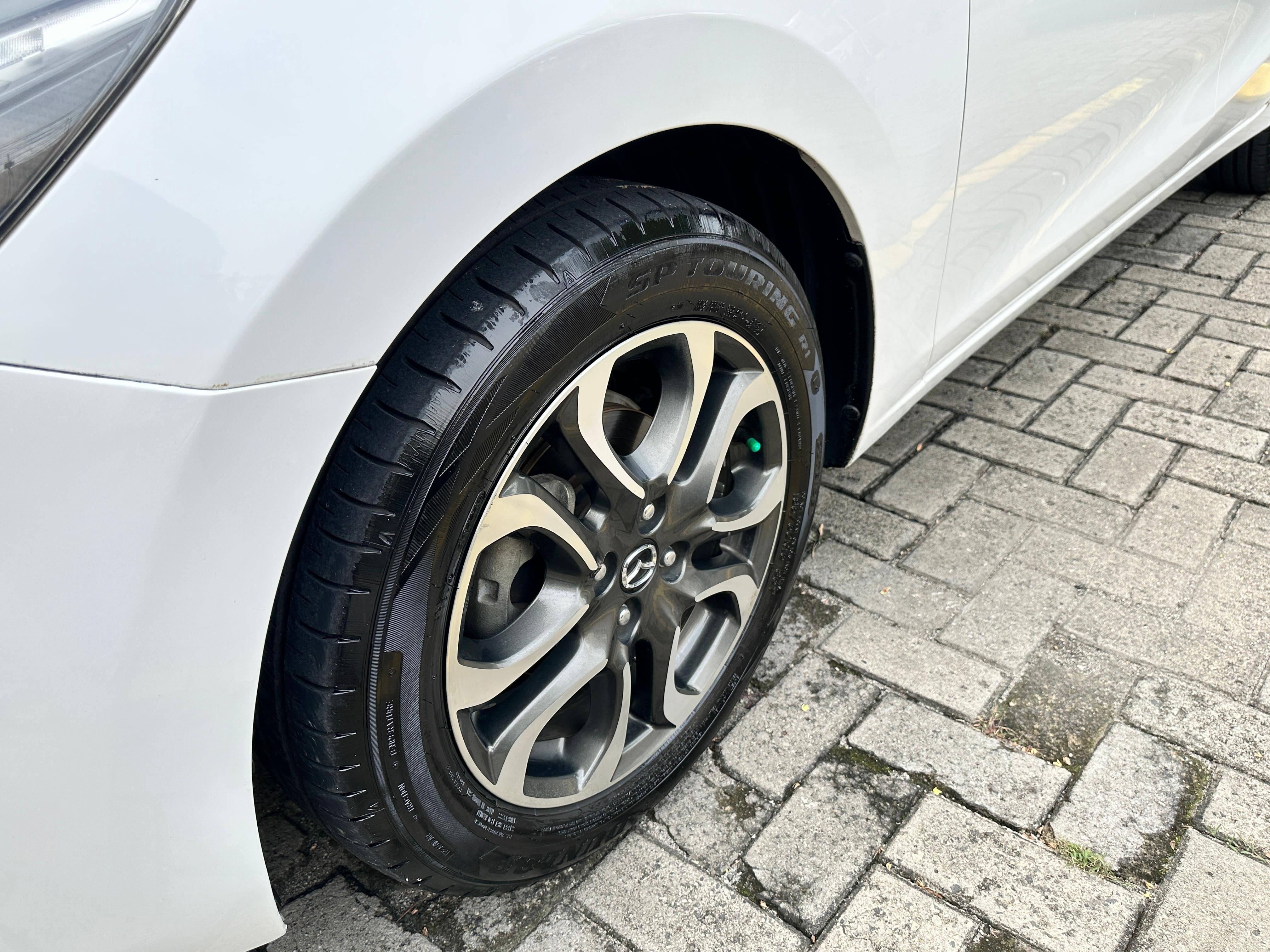 2014 Mazda 2 1.5L GT AT 2014 Mazda 2 1.5L GT AT